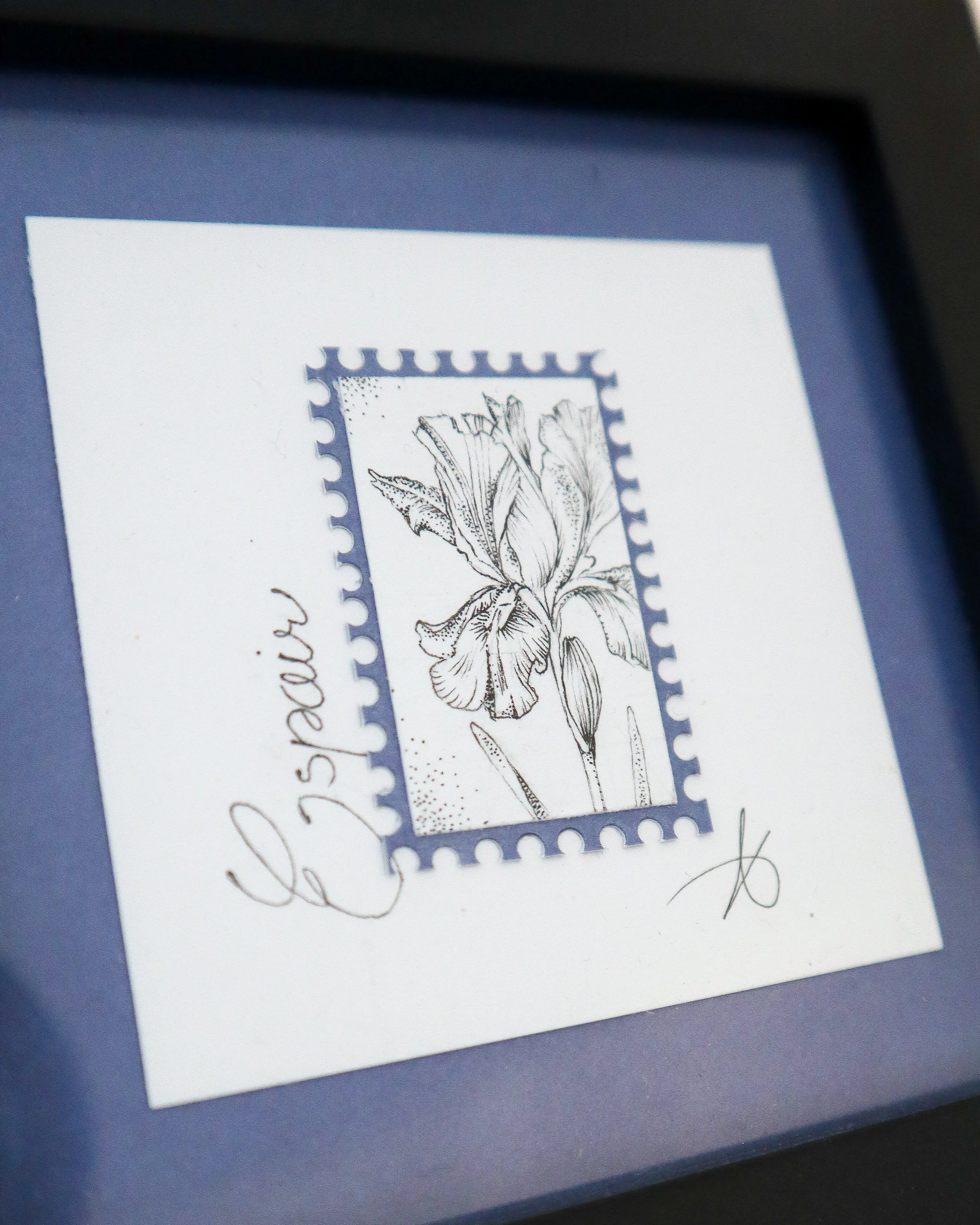 Timbre Floral Pointillisme - Espoir - Iris - Feutre Noir 10x10 cm