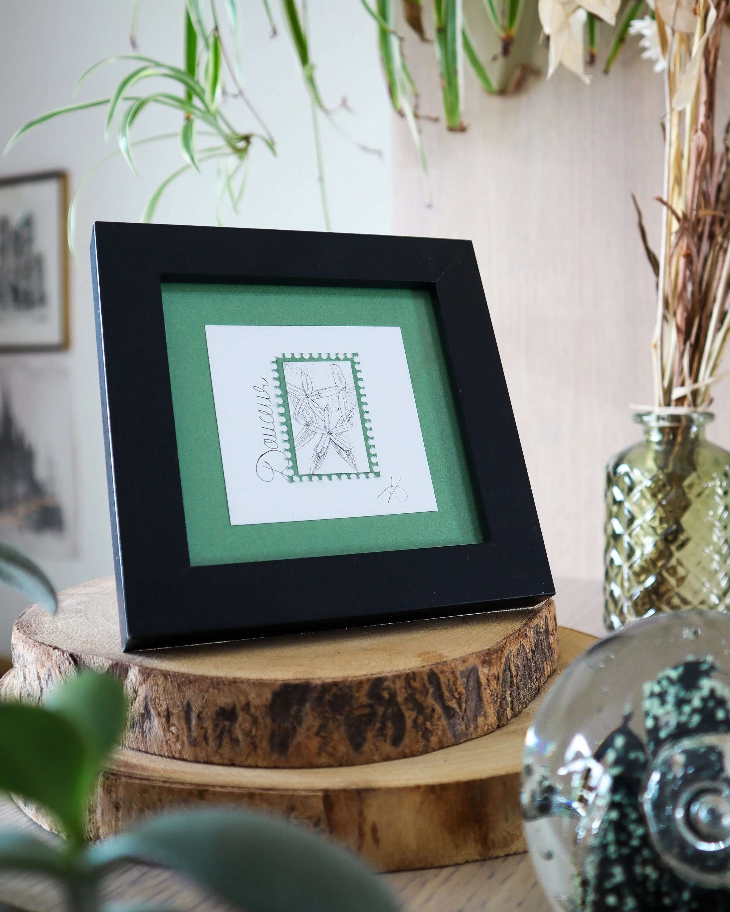 Œuvre encadrée Timbre floral Jasmin Douceur – pointillisme 10×10 cm série Timbres Floraux