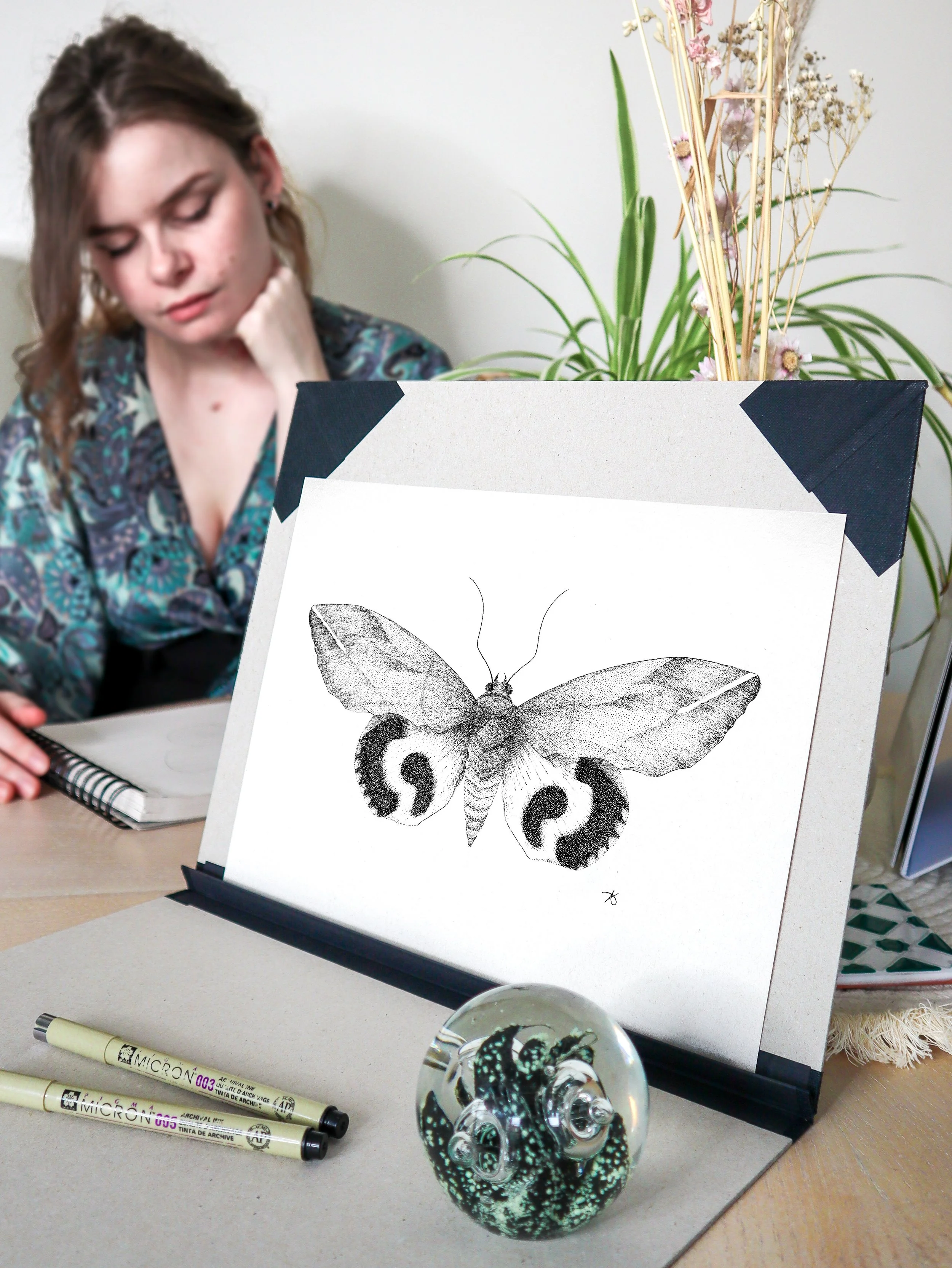 Œuvre originale en pointillisme du papillon Eudocima phalonia