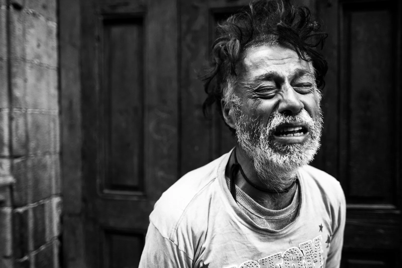 AI-generated street portrait featuring raw emotion and realistic 35mm documentary style