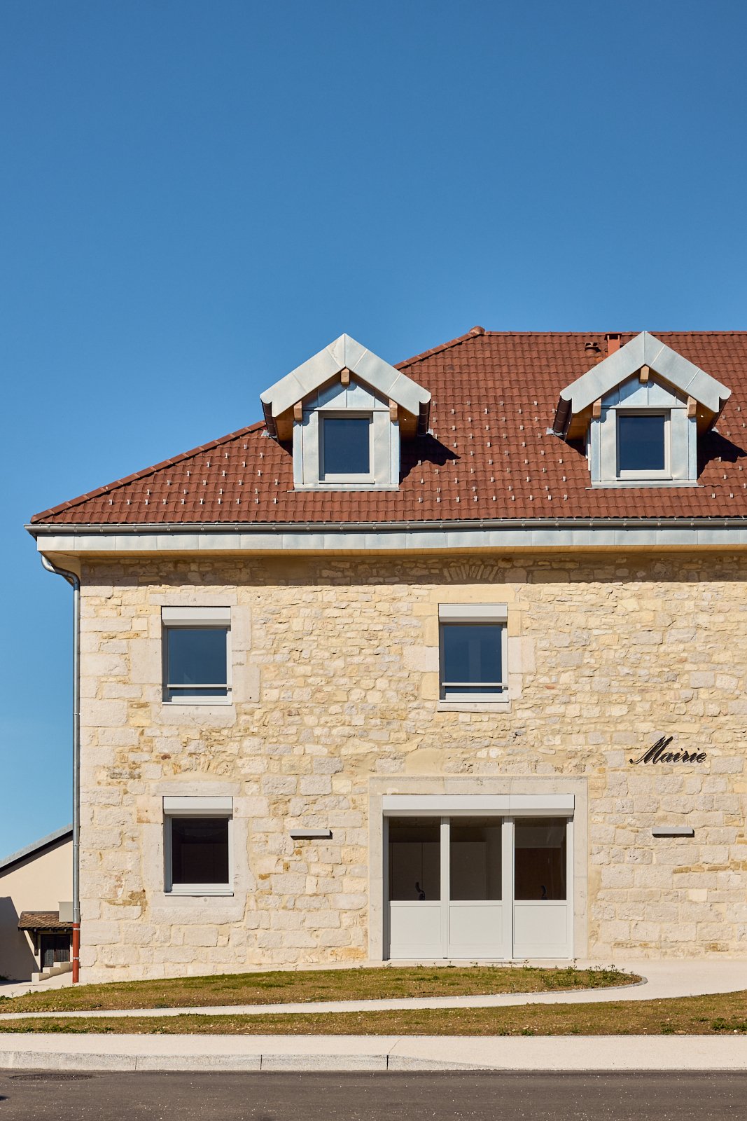 Transformation d'un ancien presbytère à Arçon