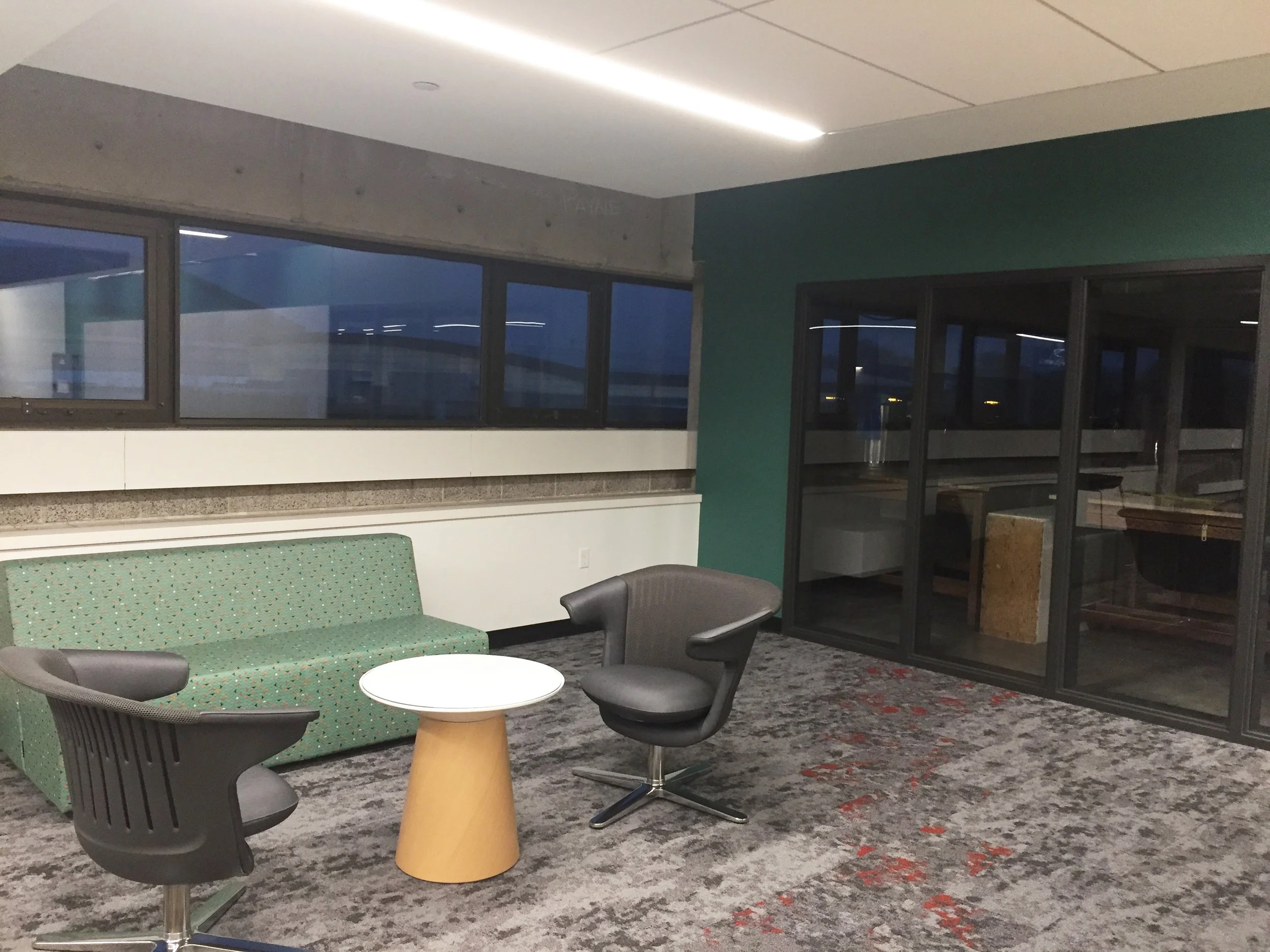 5Table Area2.jpg
