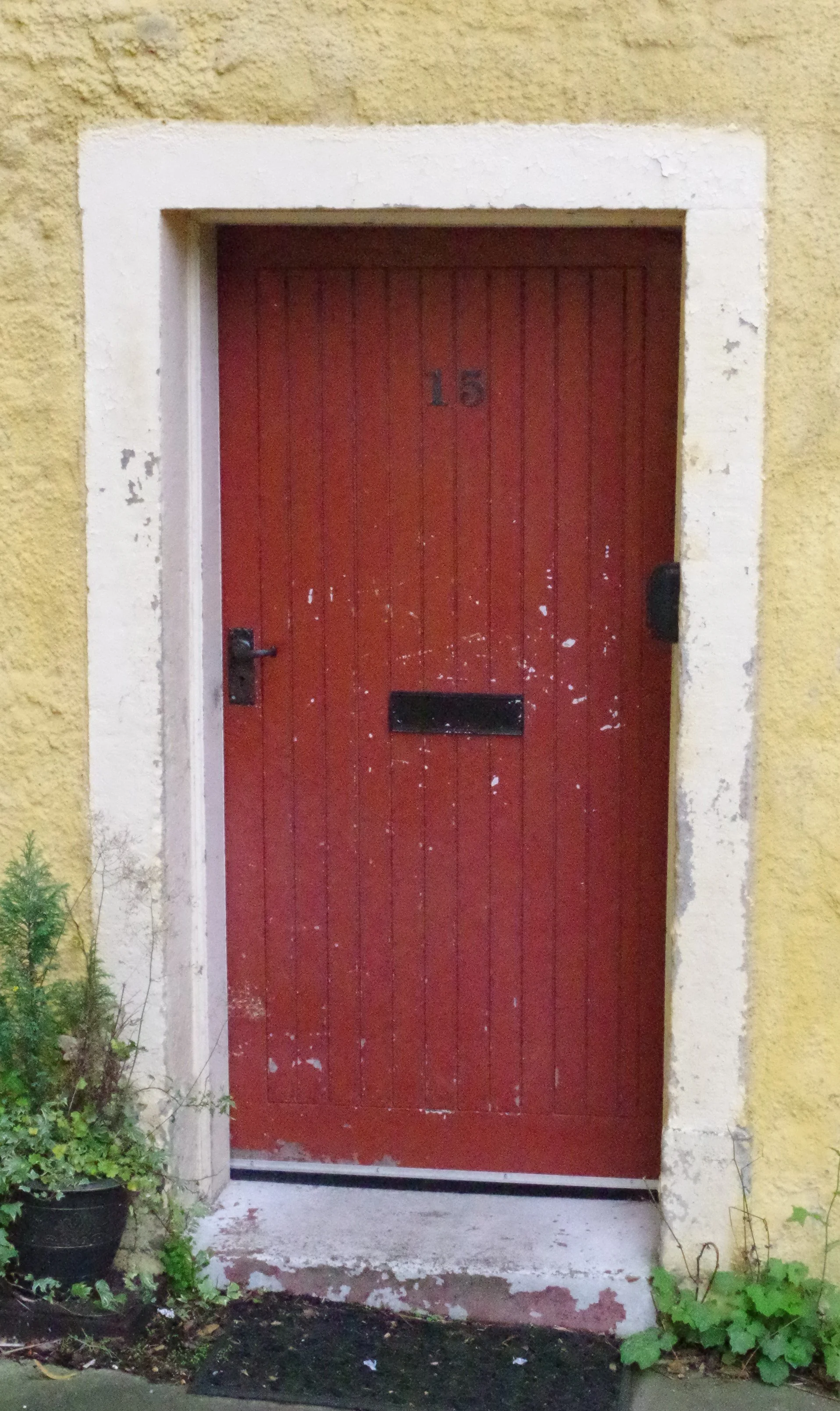  Red door in Scotland 