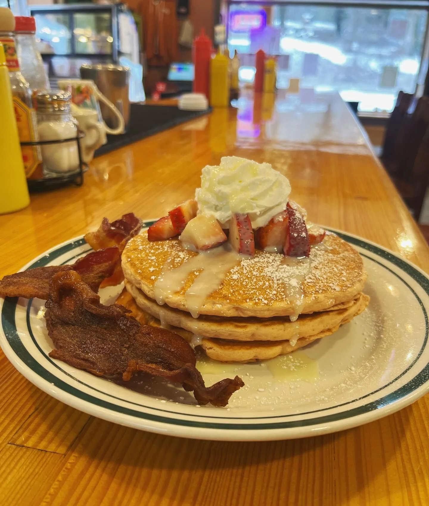 It&rsquo;s February. It&rsquo;s Fishy Friday. AND&hellip;it&rsquo;s time for a STRAWBERRY PANCAKE SPECIAL at the Corner!! Piled high with whip cream and fresh fruit, and served with your choice of side for $9.95!! 
#hollowaycornerkitchen #pancakes