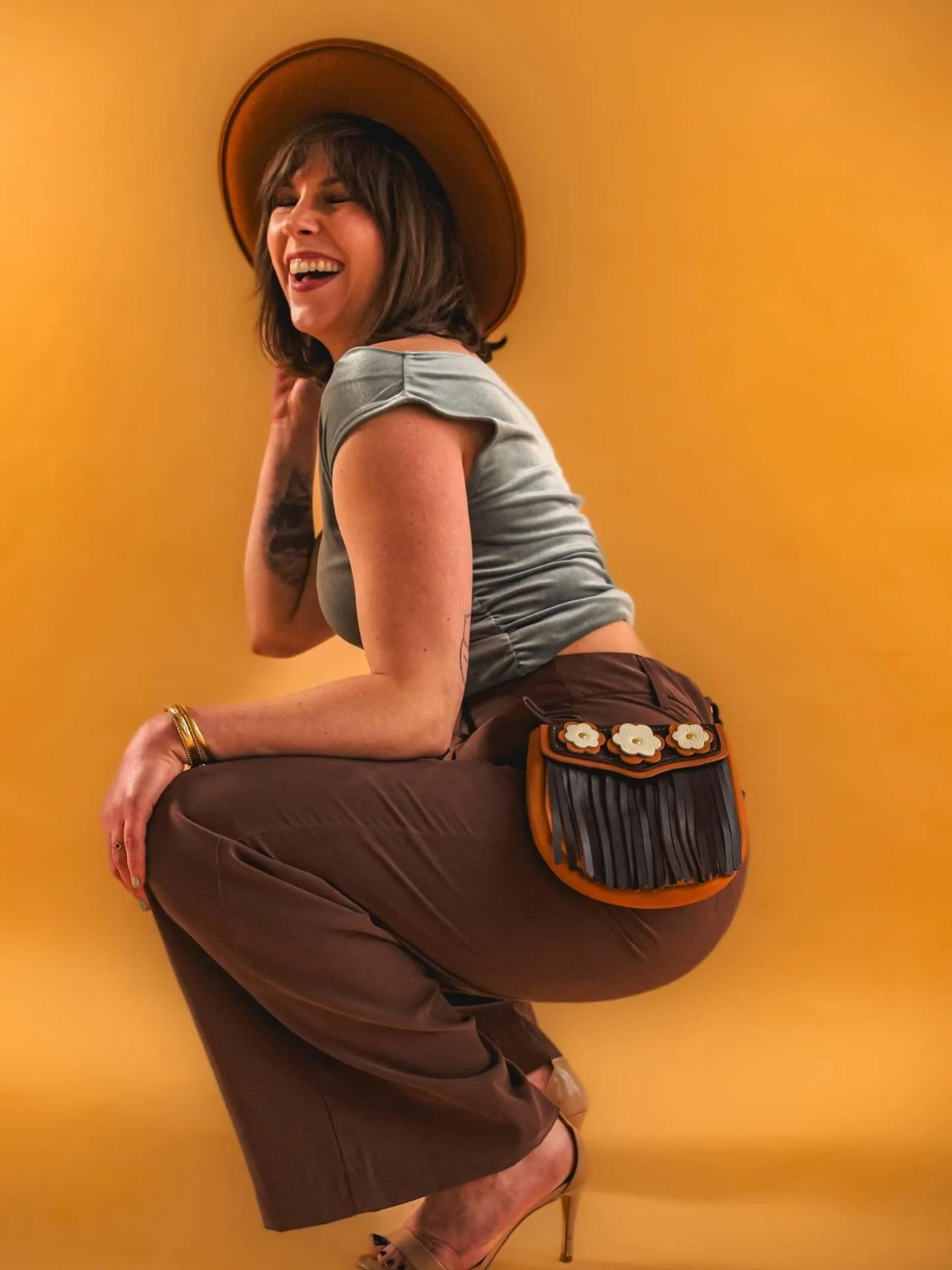 Marguerite Artemis V
$185
Available Now
WWW.MIDDLEYAKLEATHERCO.COM

Photographer: @jinks.creativeworks 
Model: @dunyakm 
Location: @arrowood_studio