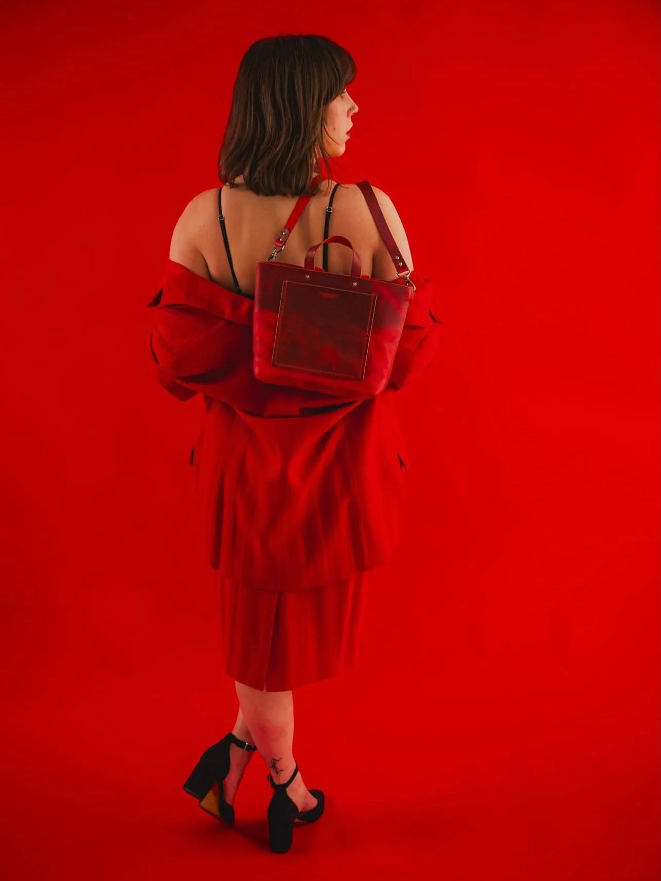 Not sure what&rsquo;s hotter&mdash;This bag or @jinks.creativeworks photos

Electra Tote in Smoked Paprika
Find it at the @madedayton shop 

Grand Opening 4/18 &amp; 4/19 
Saturday | 10 am - 6 pm
Sunday | 11 am - 4 pm