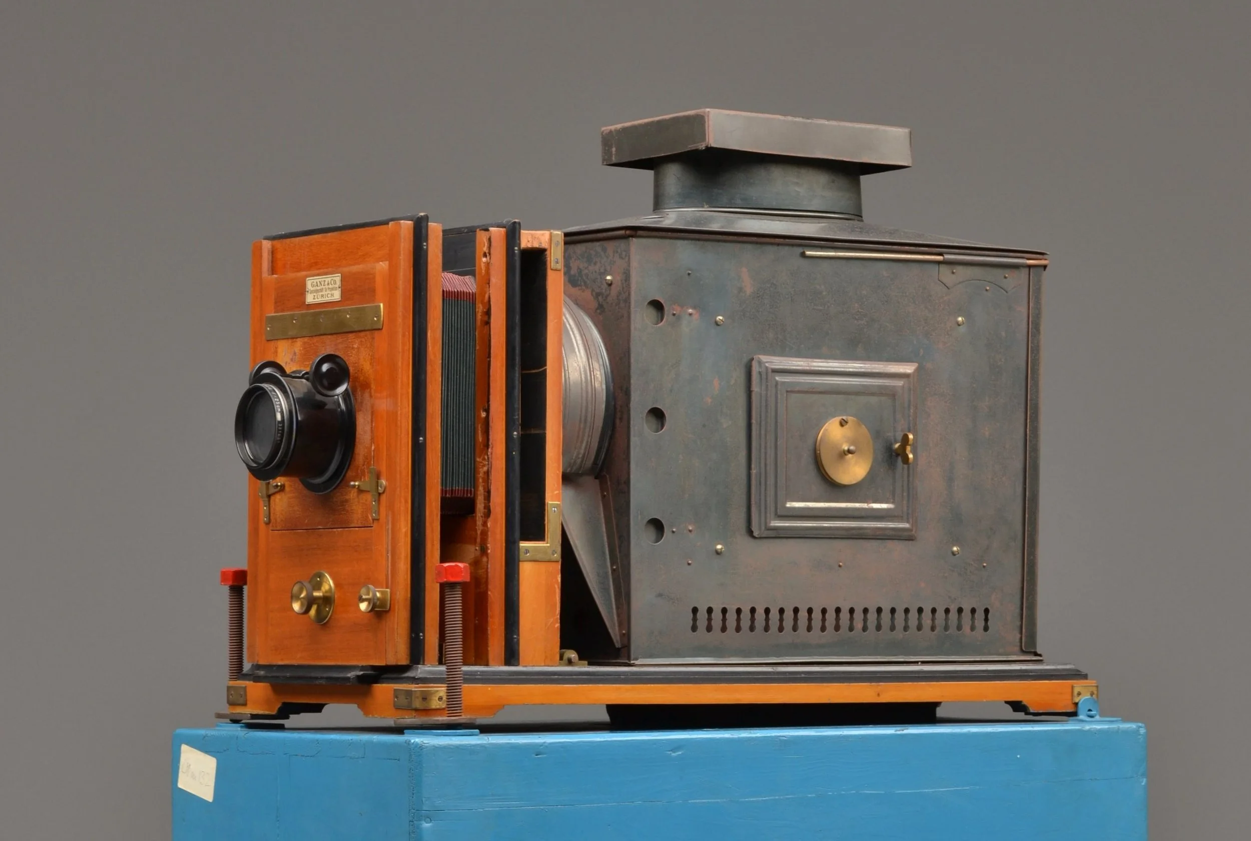 ‘Blued steel sheets, history manufacture and conservation : the case of a Ganz & Co projection la...