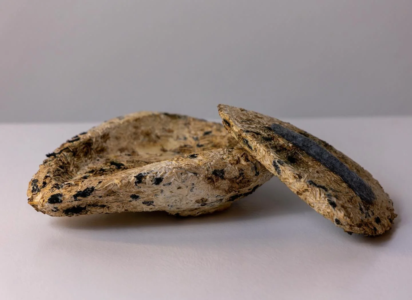 Vella.
Mycelium Box.
Mycelium, Scrap Fabric.