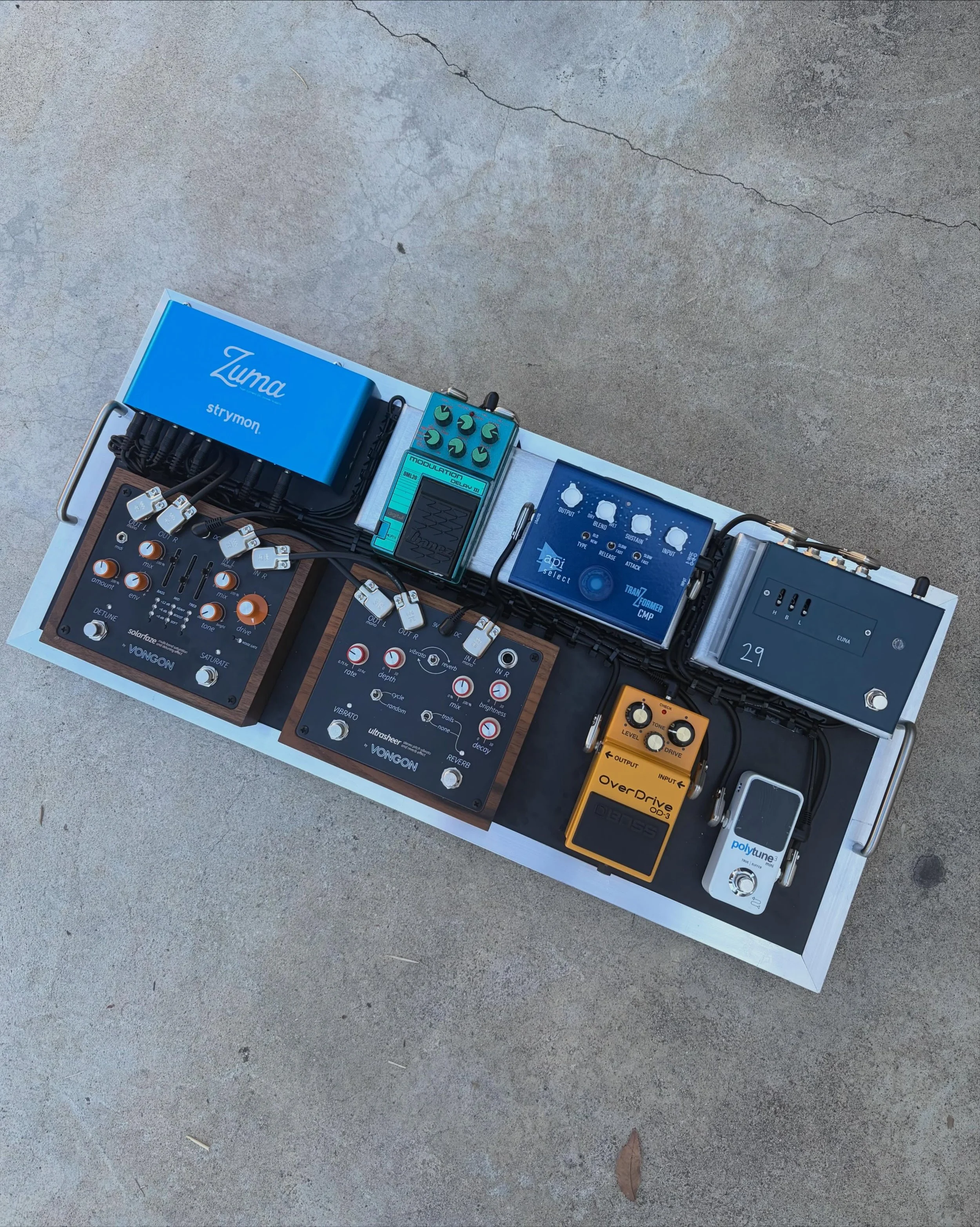 Pedalboard build for @josh.conway 

An honor to be playing a small part in Josh&rsquo;s first solo excursion. We are like family. Only closer. In the &ldquo;illegal in every state except Mississippi and West Virginia&rdquo; kind of way. 

Everyone go