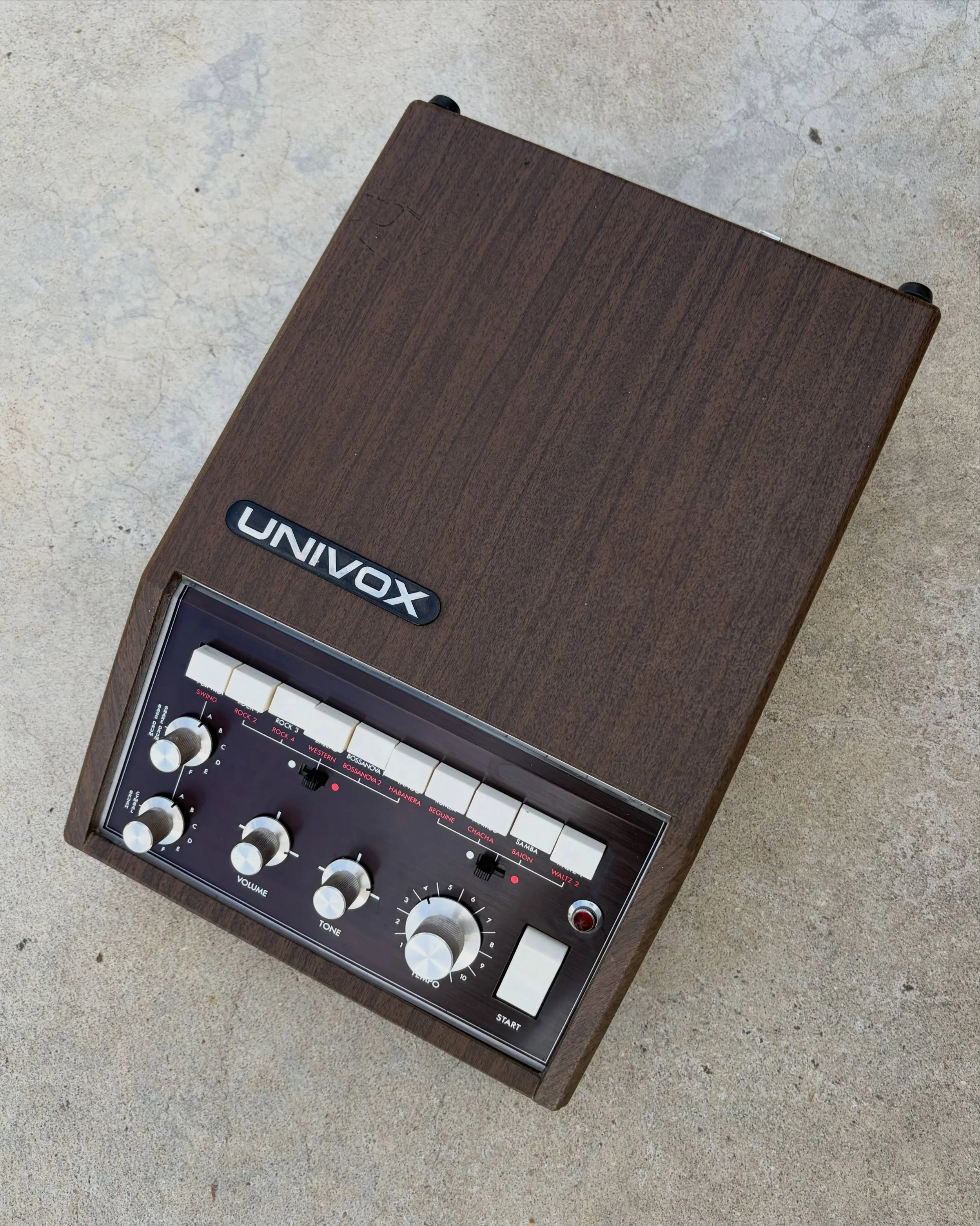 FOR SALE - $500

1970s Univox/Korg SR-55 Analog Drum Machine. Early entry in the mini-pops series. Famously used by Kraftwerk, Jean-Michel Jarre, and more. Snare has some real spank to it. Recapped, calibrated, cleaned.