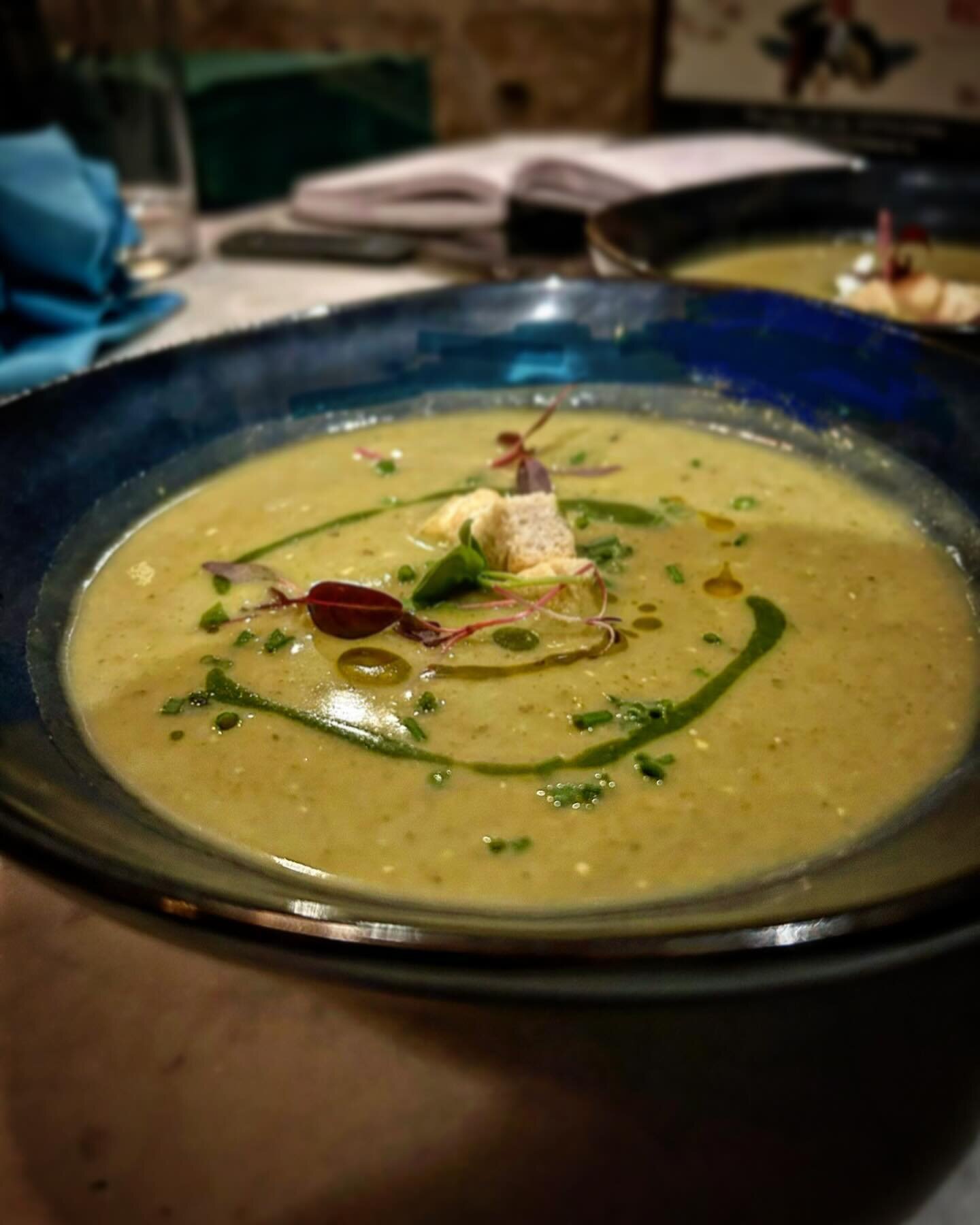 New! Courgette soup with basil &amp; smoked cheese