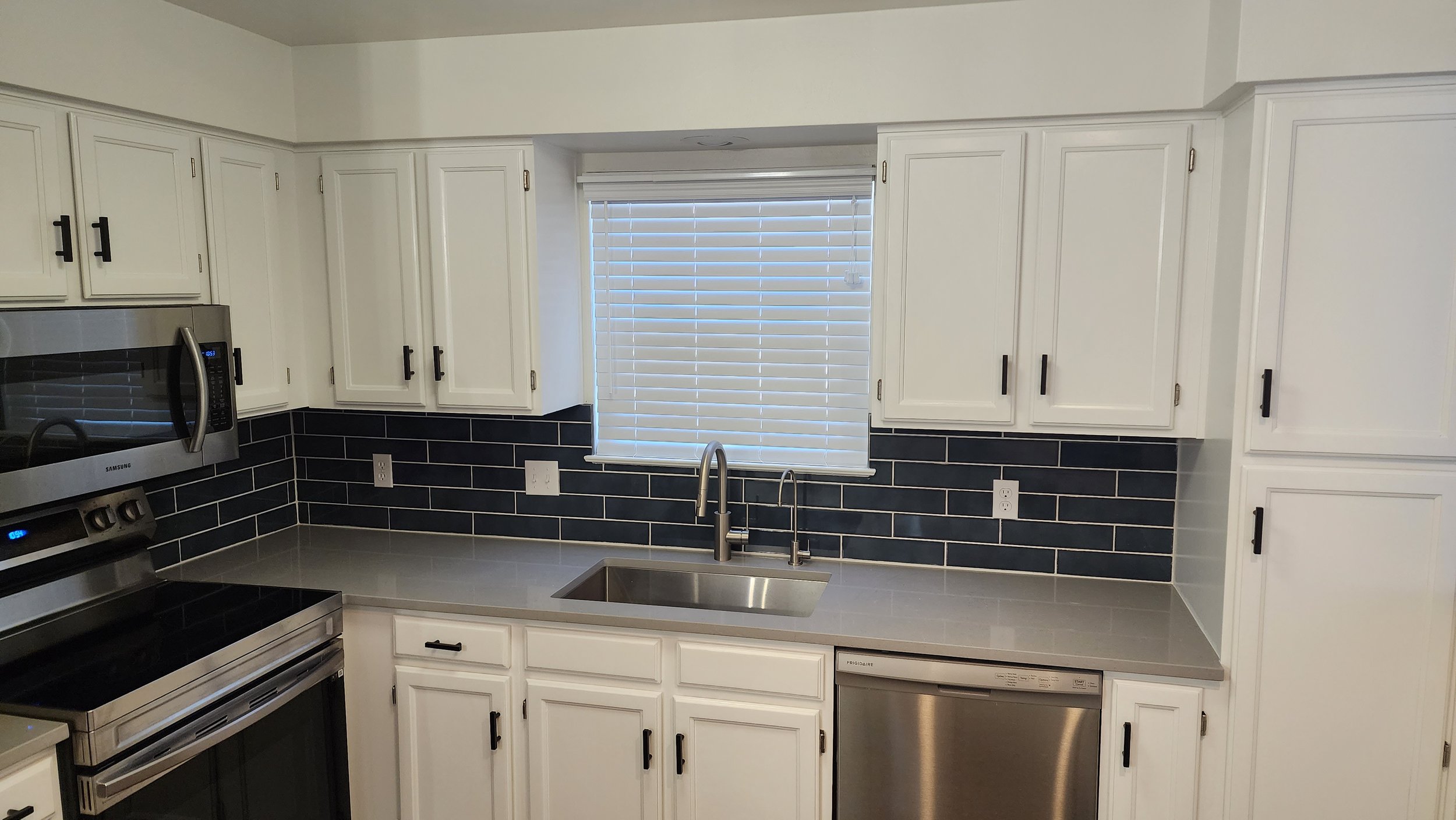 La Belle Antique Blue subway tile backsplash