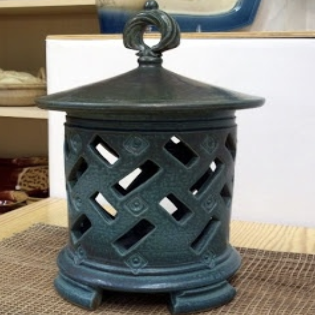 Lantern 2.png