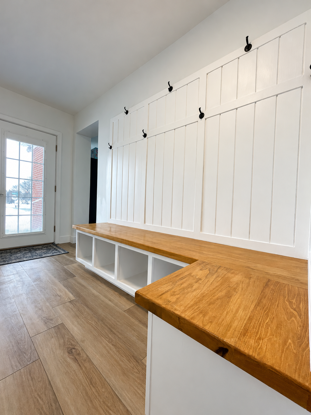 L-shaped timber bench with hooks-4.png