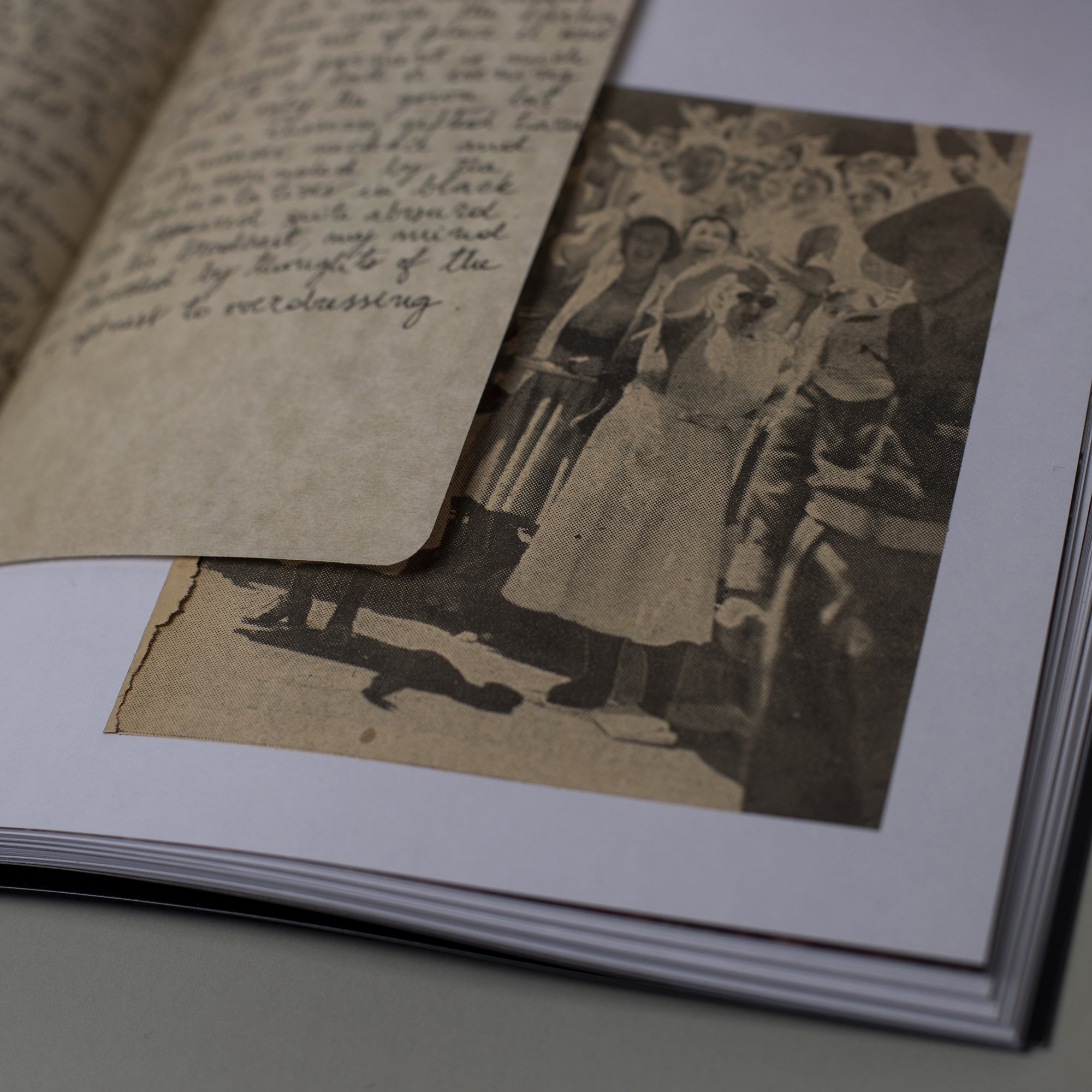 The Crimson book_web_07.jpg