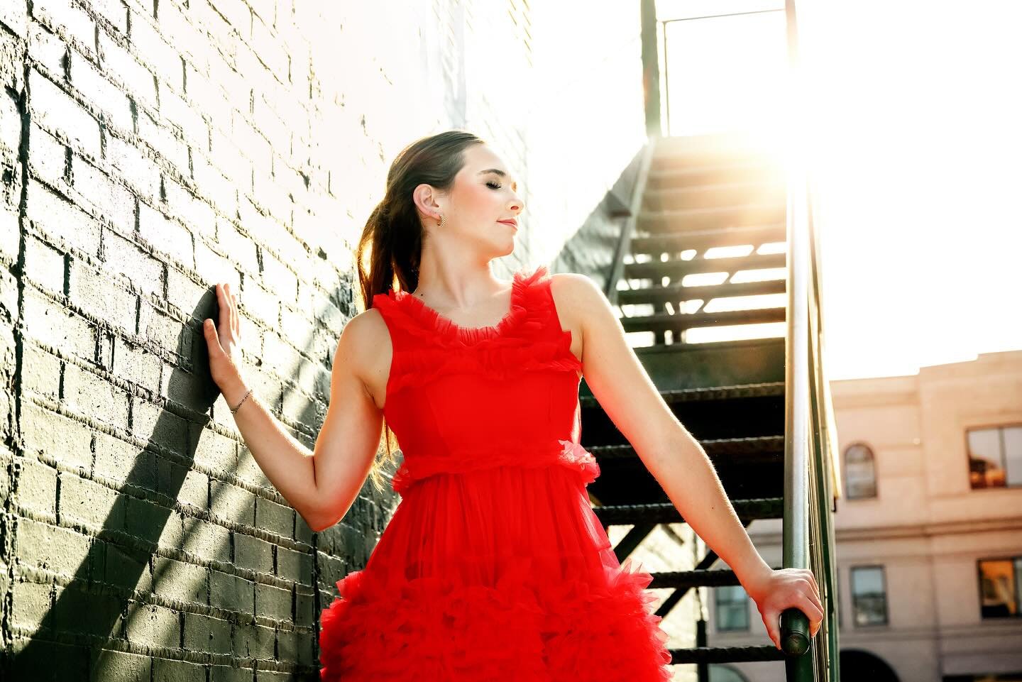 Annabelle! Red is definitely your color! 
#seniormuse #seniorstyleguide #senioryearmagazine #seniorluxefeature #seniorszn