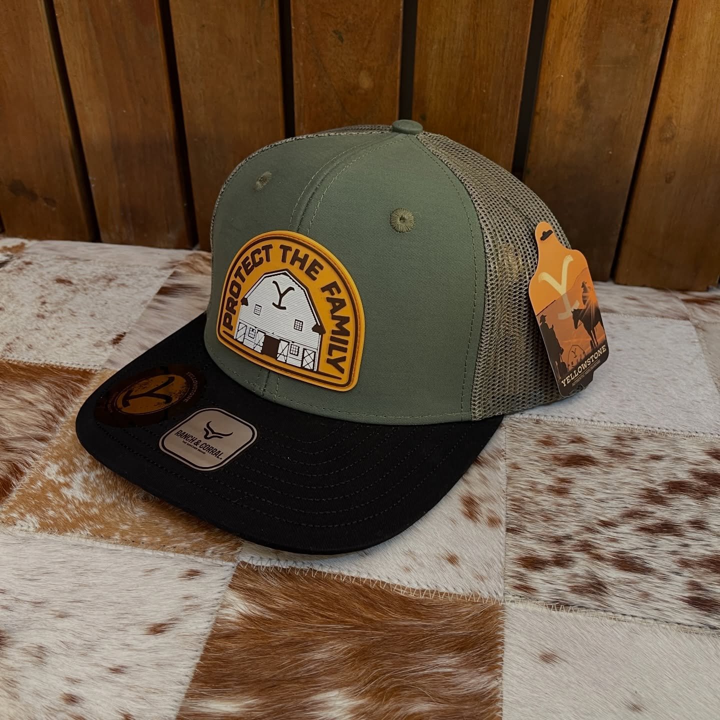 Nos quedan las &uacute;ltimas unidades de la colecci&oacute;n de Yellowstone de @ranchandcorral 🔥 
#LaTiendaVaquera