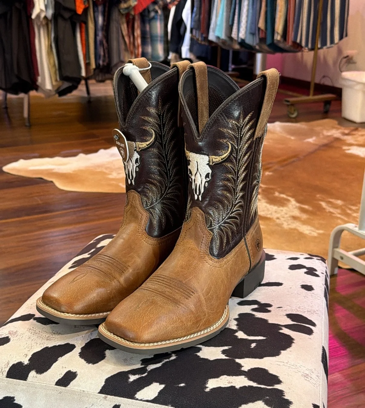 Bota Ariat para Caballero ✅
Disponible en Tienda!
En las tallas: 8 / 8.5 / 9 / 9.5 / 10 / 10.5 / 11 / 11.5
Su precio: ₡145.000 
#LaTiendaVaquera