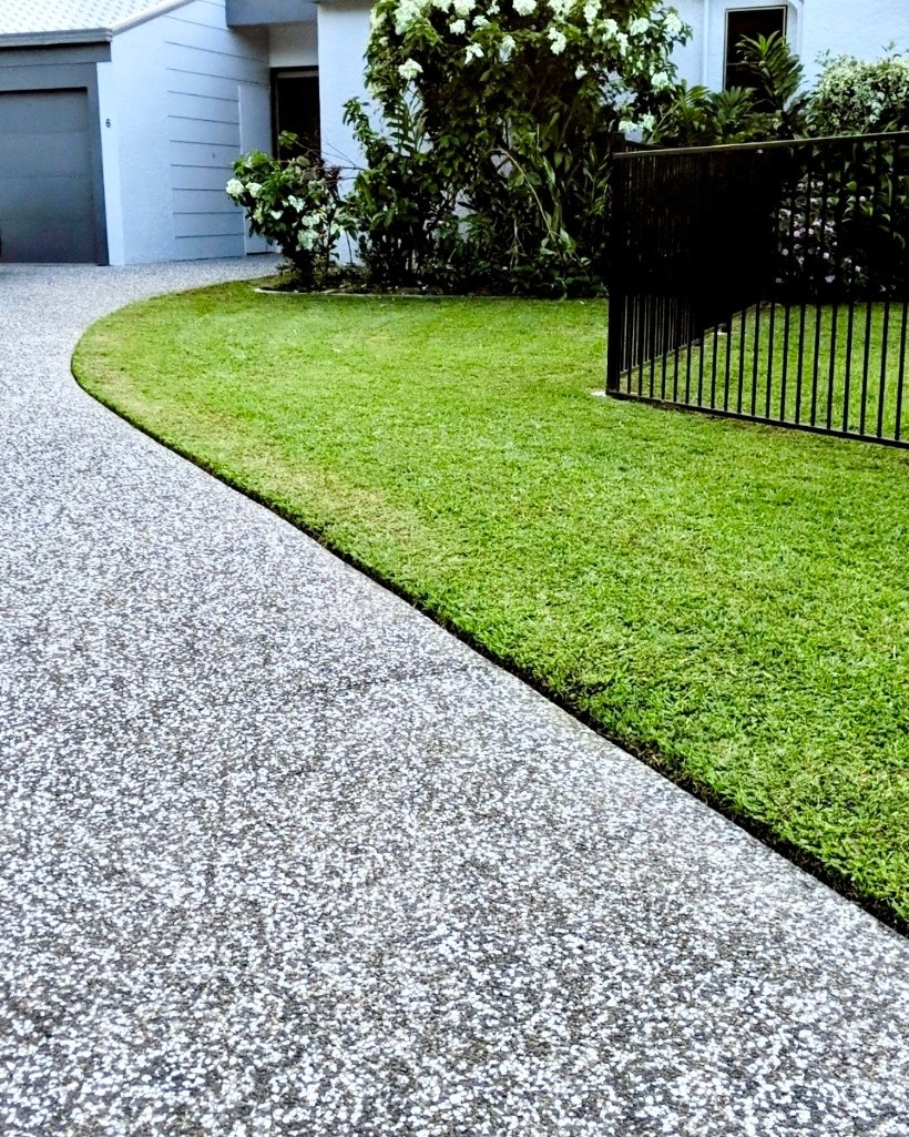 Lawn maintenance by Local Dad Lawn & Garden in Machans Beach, Cairns
