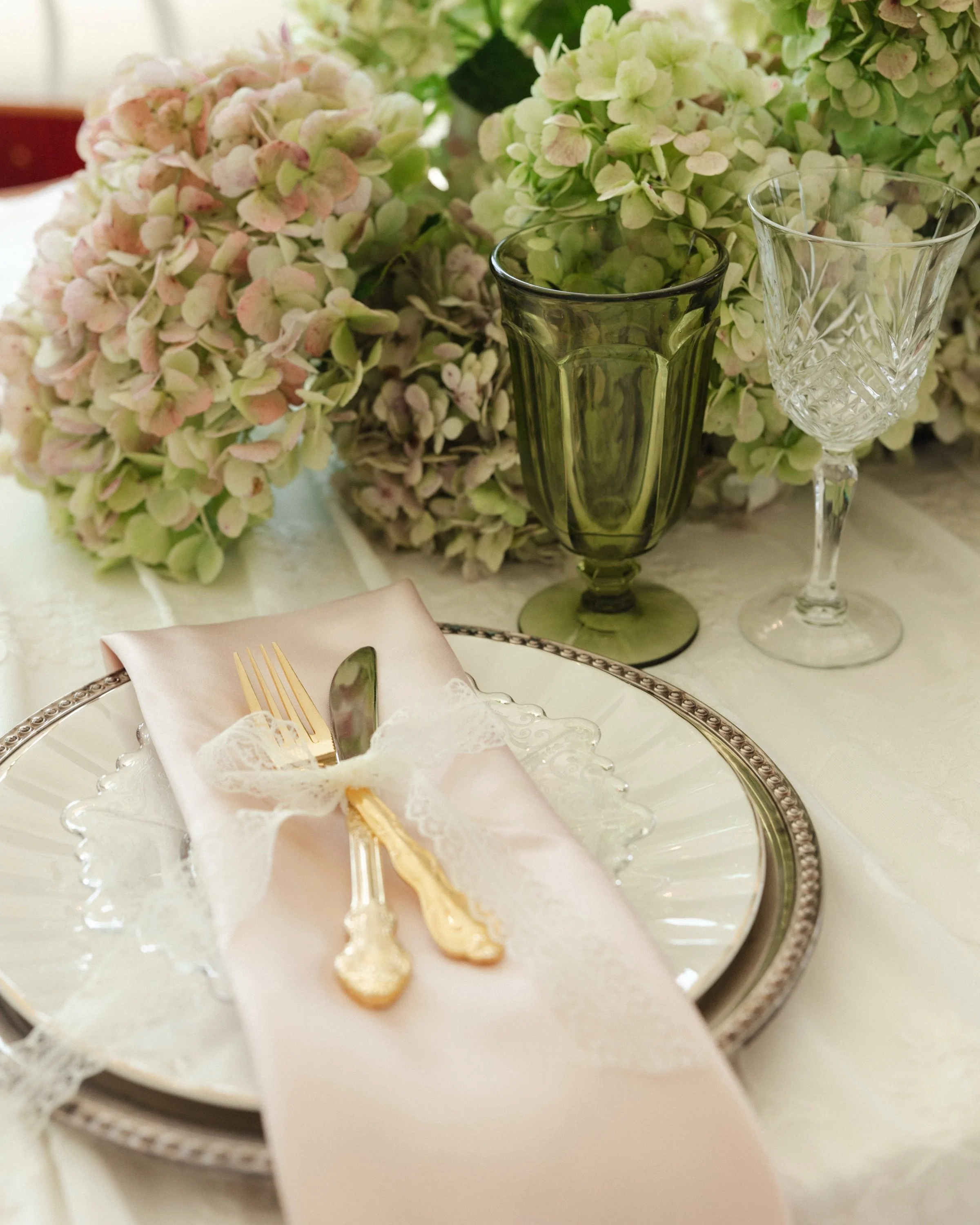 Soft pinks, muted greens, and the dreamiest draped lace. The kind of romance you create once and never stop thinking about. 🩰🦢🍐

VENDORS
Planning &amp; Design - @lapuraeventco 
Model - @madelinessalter 
Photography- @katymcnabphotography 
Content 