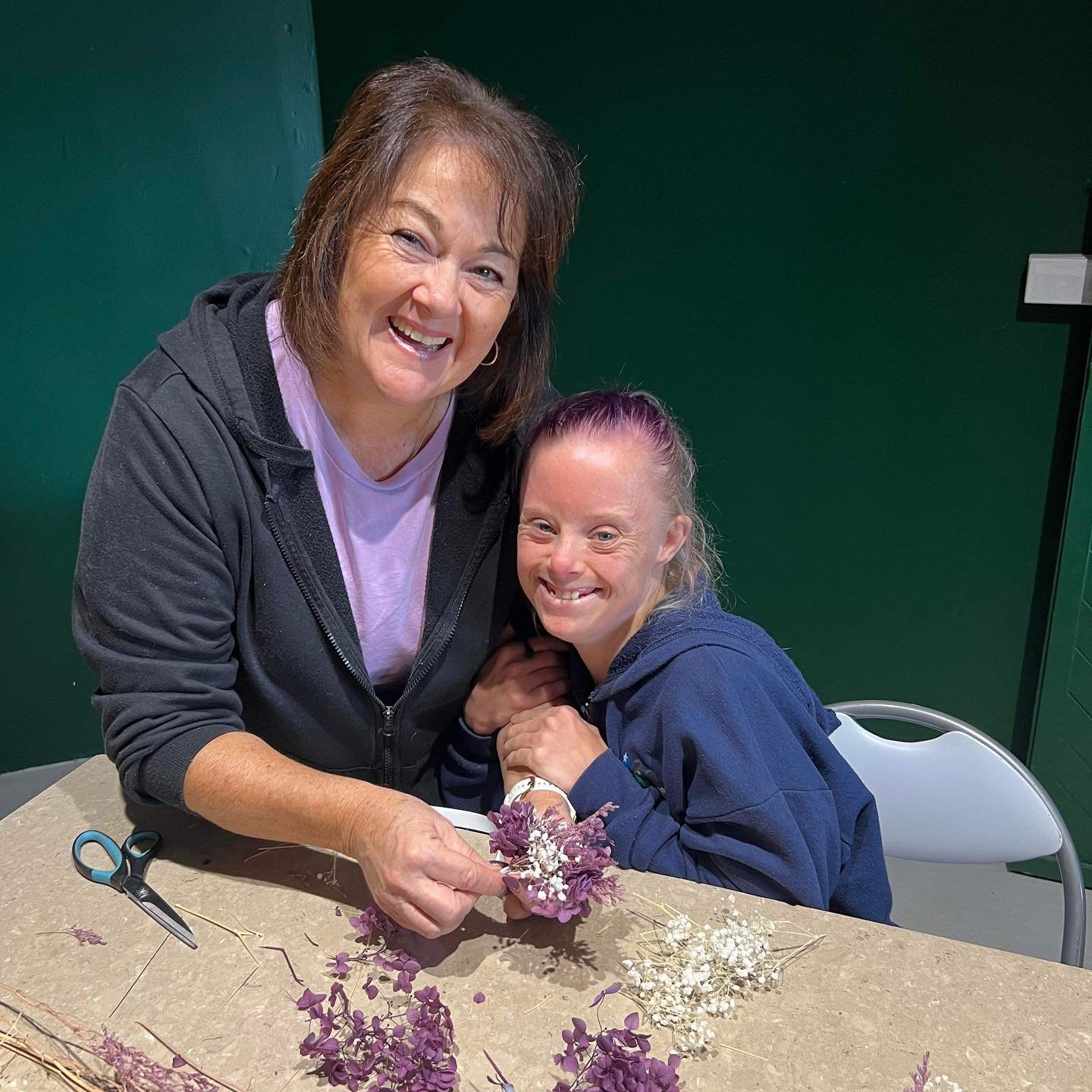 An amazing day creating together at our NDIS supported flower course! The ladies are building their skills, confidence and friendships as they learn the creative and beautiful art of flower design. A job well done!