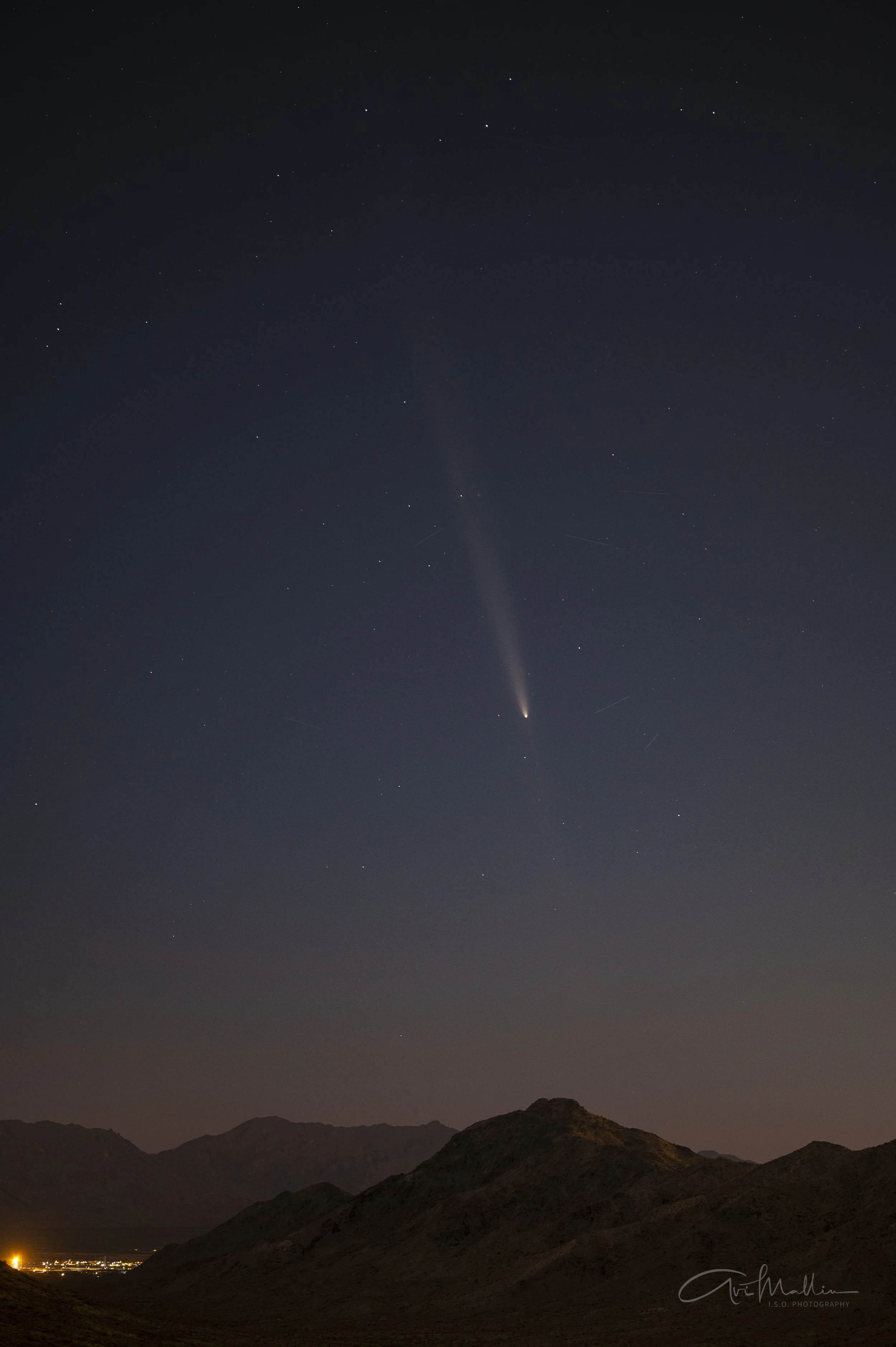 Comet Tsuchinshan-ATLAS South Mountain.jpg