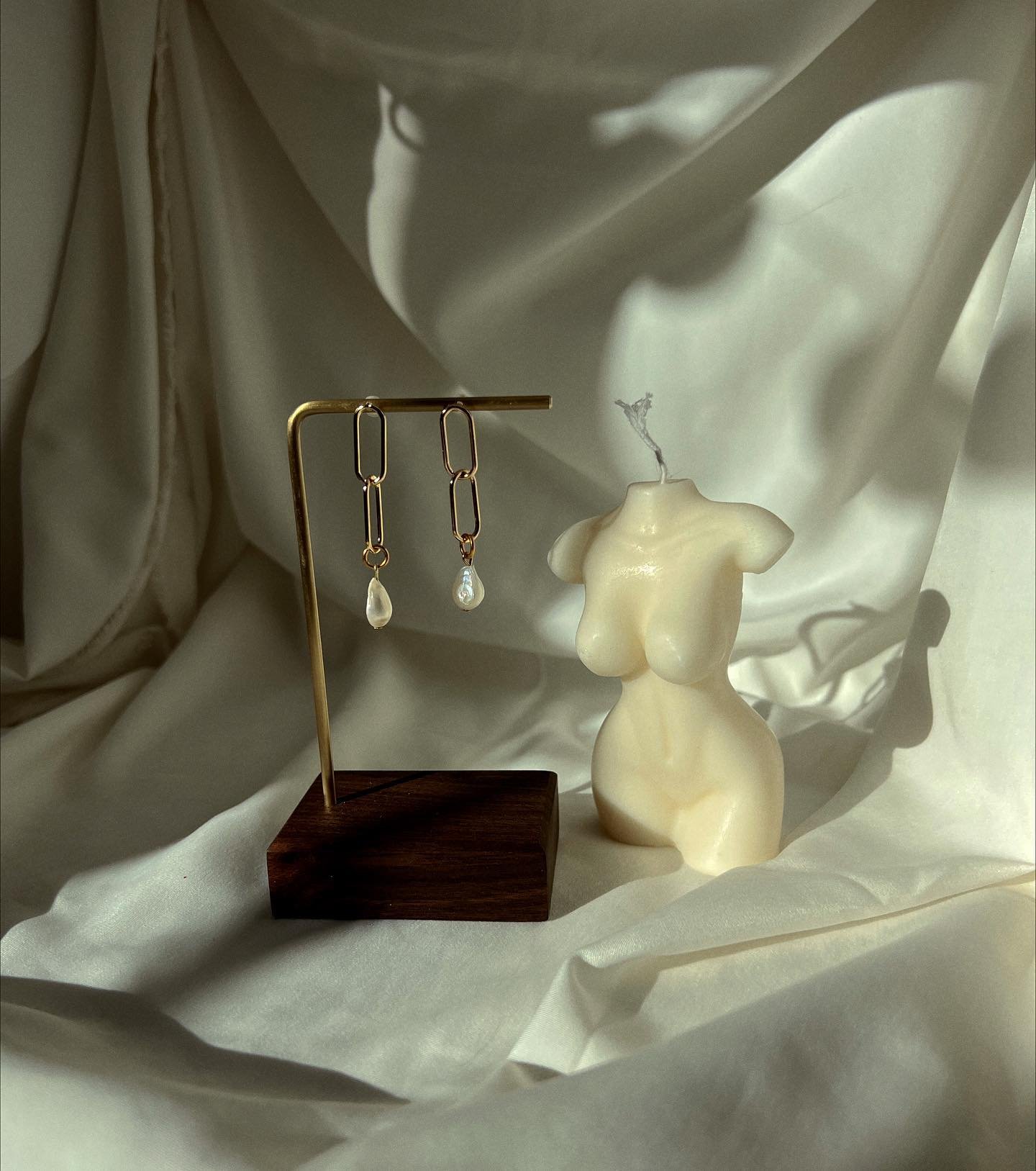 Give me all the pearl earrings 🐚