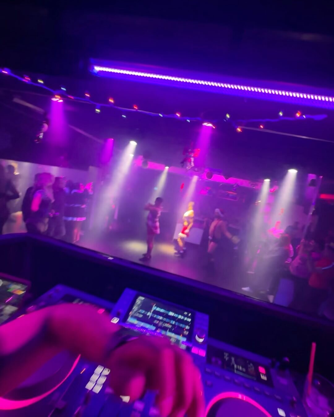 I’m a firm believer that when your mentor guides you, you also guide your mentor.
#dj #club #explorepage #explore #instagram #music #viral #ig #reels #popular #party #la #clubs