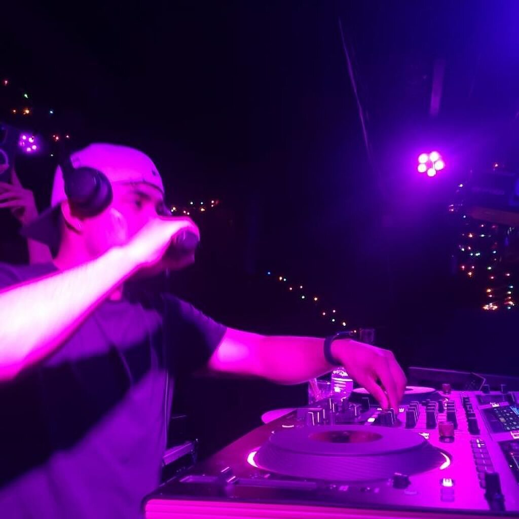 Spinning beats and painting lights 🎶✨ #DJLife #LightShowMagic DJSet
#MusicVibes
#PartyMode
#Turntables
#MixMaster
#BeatsAndLights
#DanceAllNight
#EDMLife
#CrowdControl
#GrooveMaker