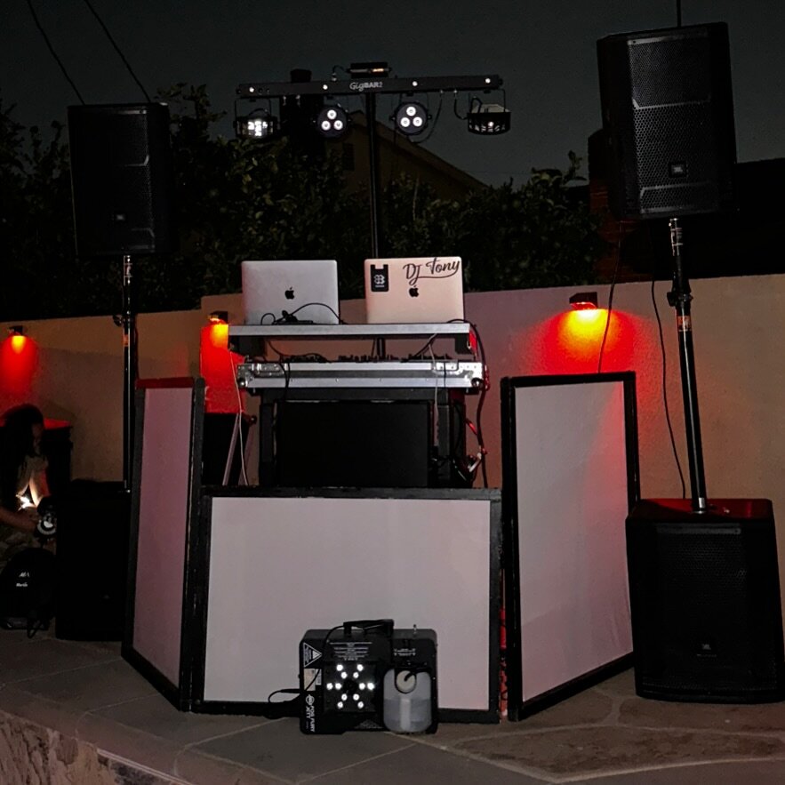 Near pool set up 🏊‍♂️ 😮‍💨
#djs #dj #music #djlife #party #hiphop #housemusic #techno #dance #producer #djing #djset #edm #love #electronicmusic #techhouse #deephouse #djlifestyle #house #club #pioneerdj #newmusic #radio #rap #nightlife #r