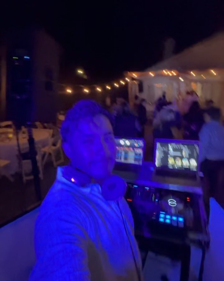 Happiness comes from music @gig_masters
#djs #dj #music #djlife #party #hiphop #housemusic #techno #dance #producer #djing #djset #edm #love #electronicmusic #techhouse #deephouse #djlifestyle #house #club #pioneerdj #newmusic #radio #rap #nightli