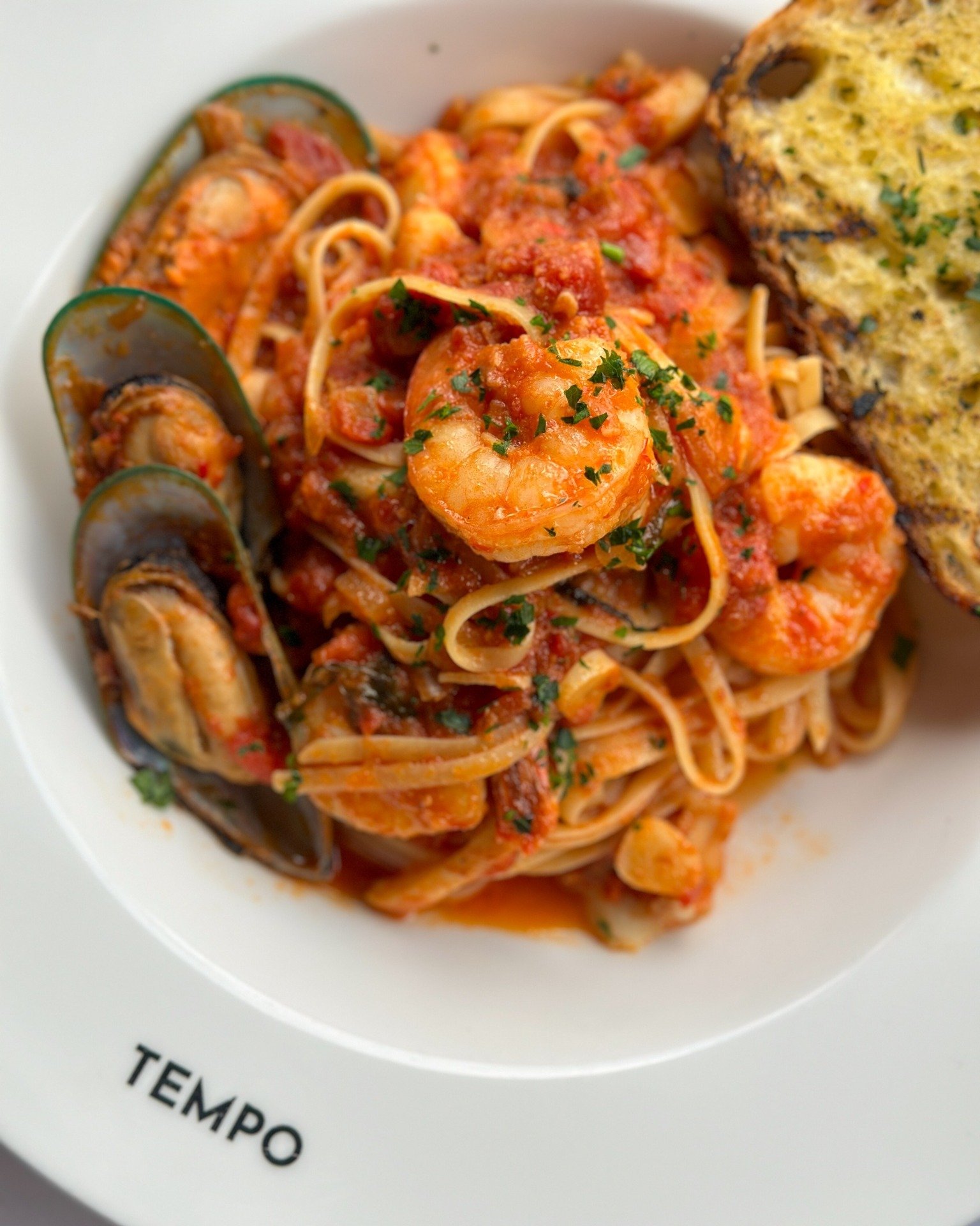 Indulge in the ultimate comfort meal for the chilly weather: a hearty seafood linguine brimming with your favourite ocean treasures, perfectly paired with a crispy slice of garlic bread.

To learn more about Tempo visit the link in bio.
_____

Open d