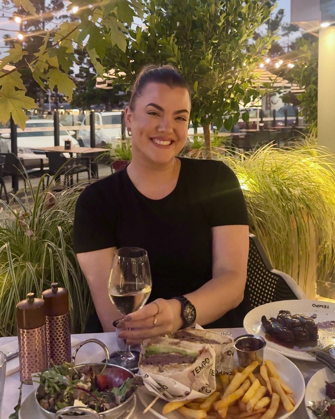 @chelslovesit soaking up the waterfront views and dinner delights at Tempo! 

Thank you for coming by, we hope to see you again soon!

To view the menu visit the link in bio.
_____

Open daily for breakfast, lunch &amp; dinner.
Opening hours on websi