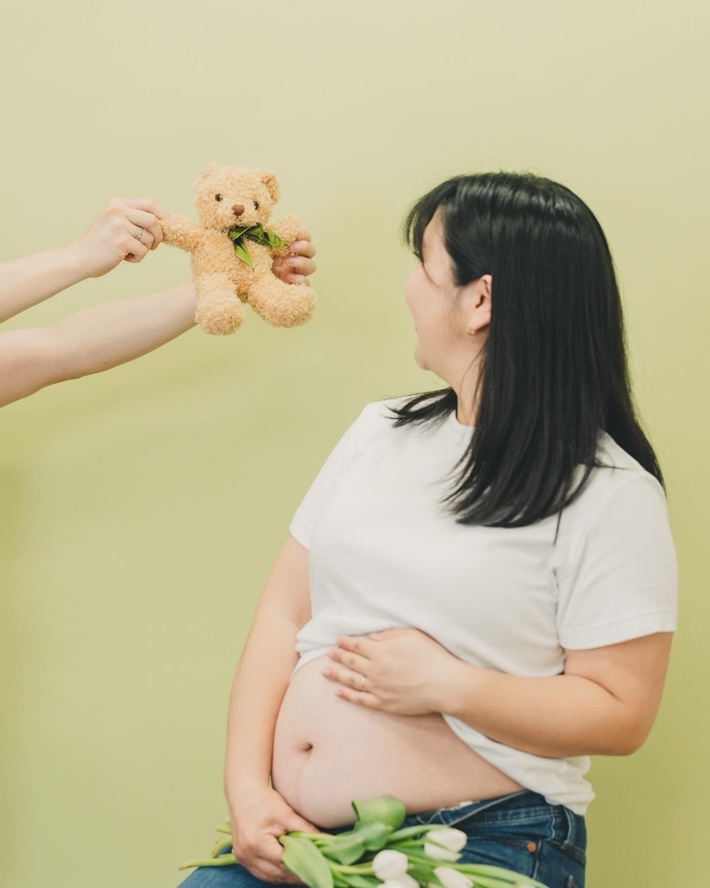 New background for April &amp; May 💚 We had our first session with this color today to celebrate and welcome the newest member of this family, Baby Jonah! 🐳 

✨ mini-shoot 60