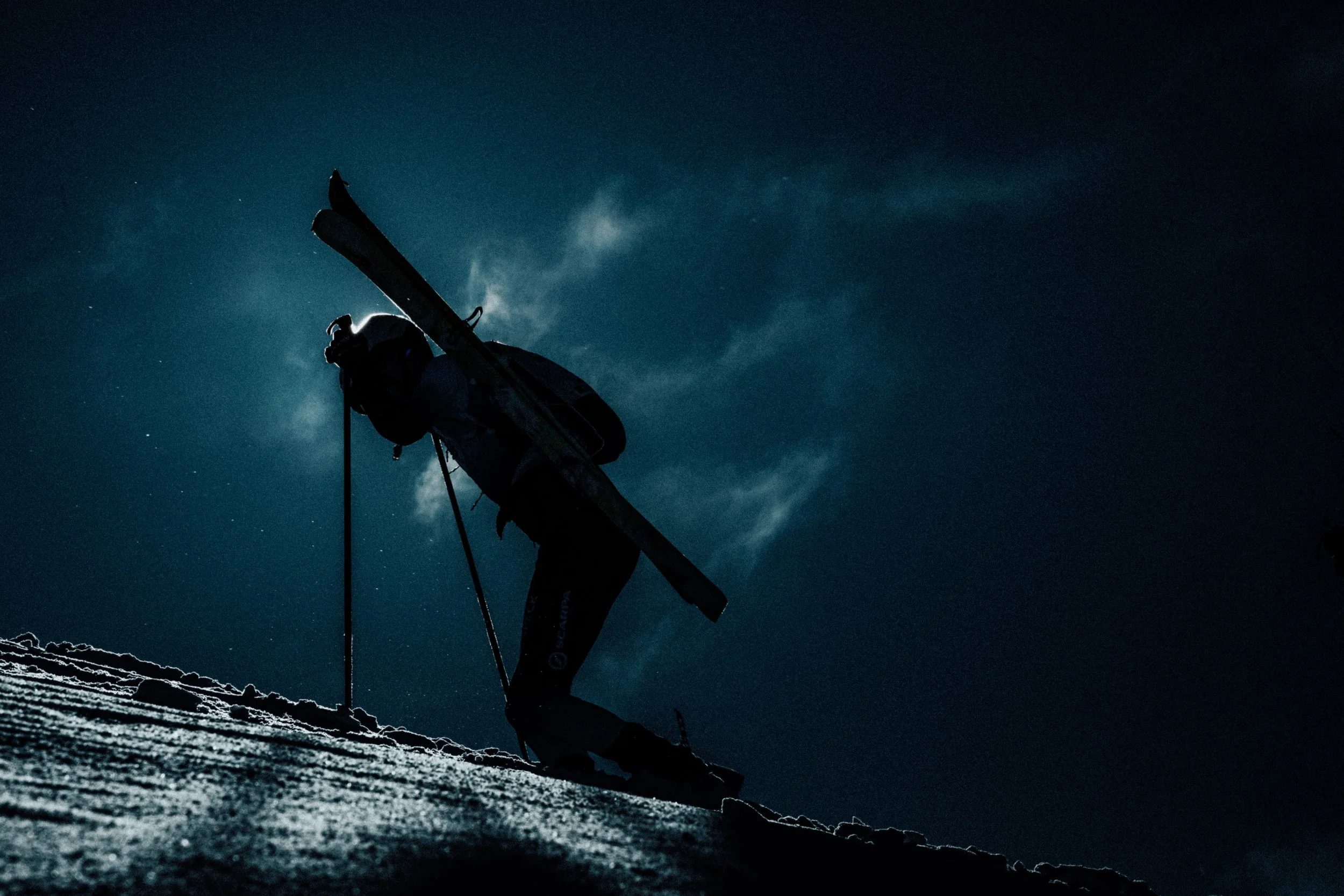 Un coureur du groupe de tête sur la deuxième étape de la pierra menta 2026 ©robinissartel