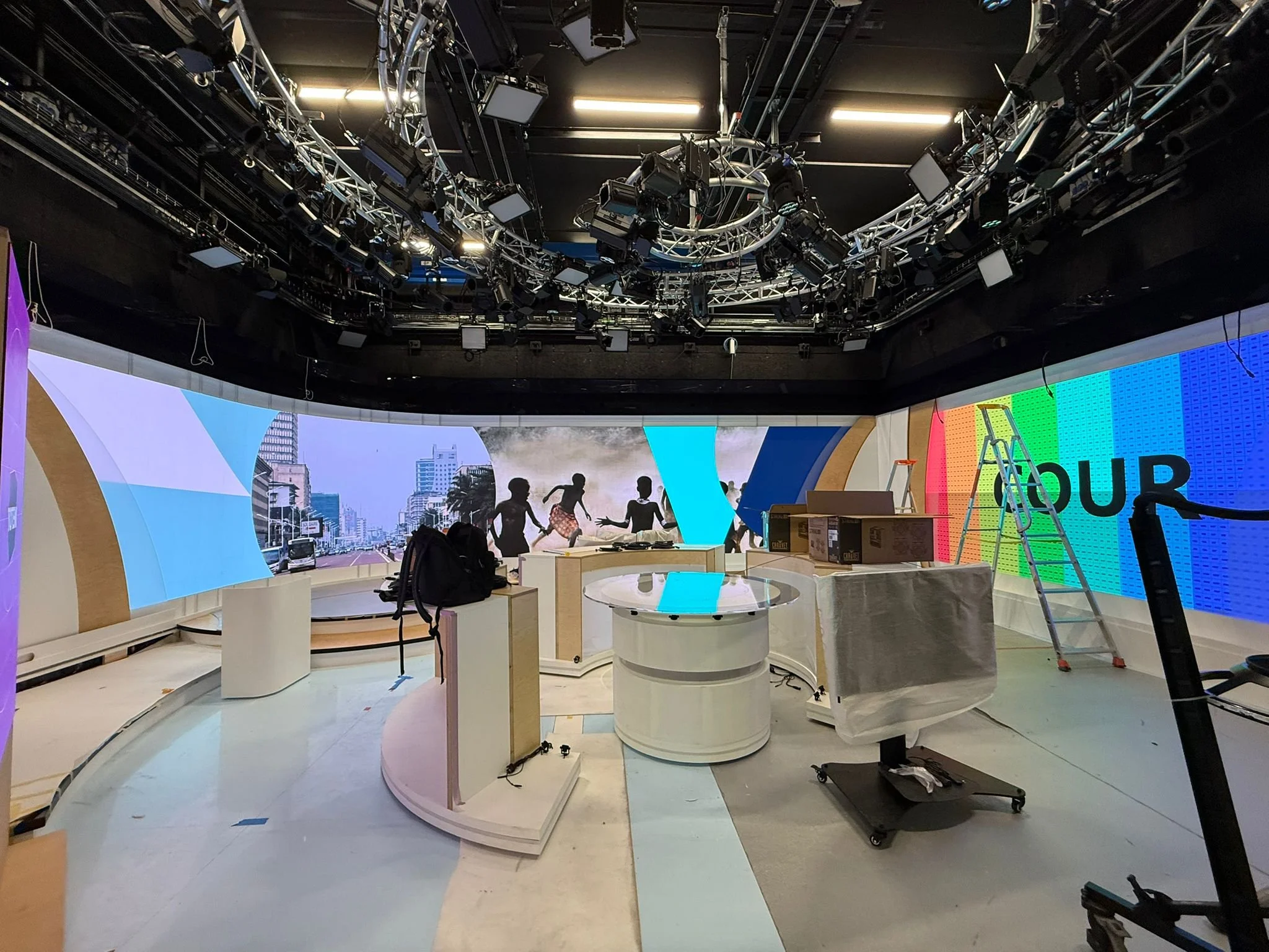 Rénovation du plateau TV5 : un chantier technique ambitieux relevé par la team Zebra