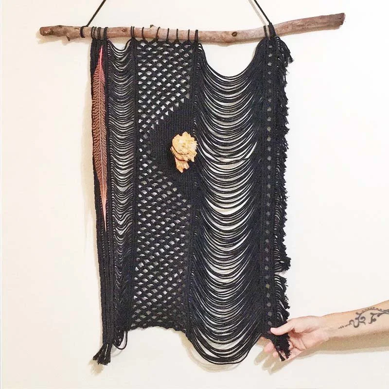 macrame-hanging-i-reign-01.jpg
