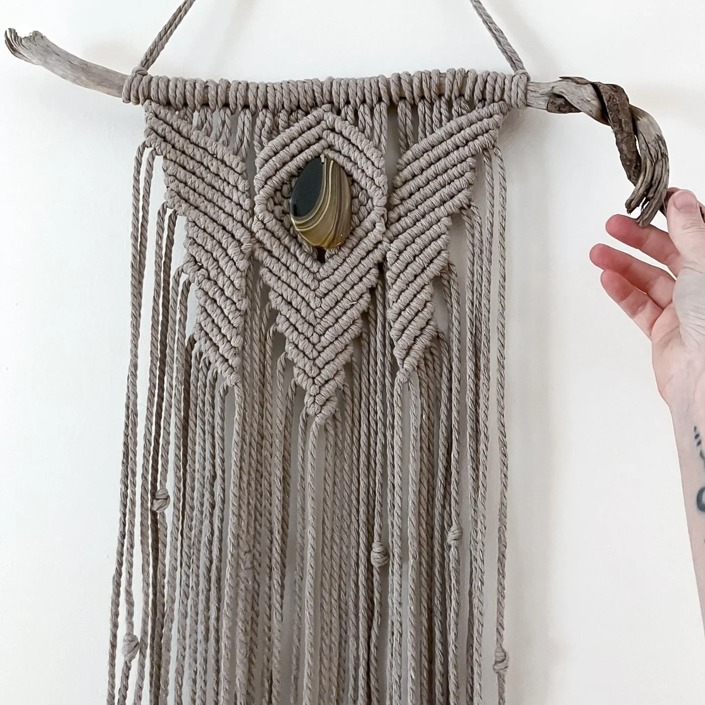 macrame-hanging-brave-heart-02.JPEG