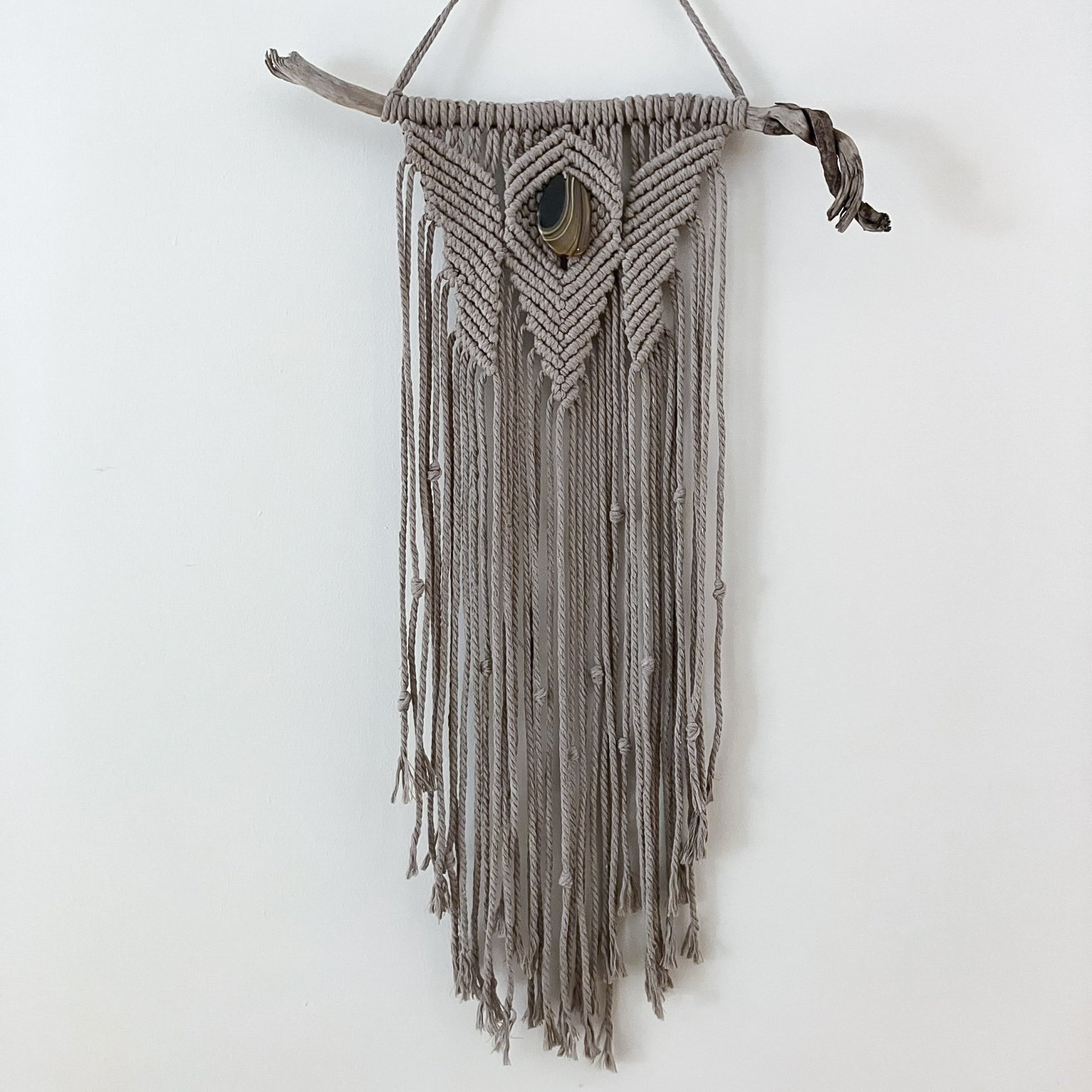 macrame-hanging-brave-heart-01.JPEG