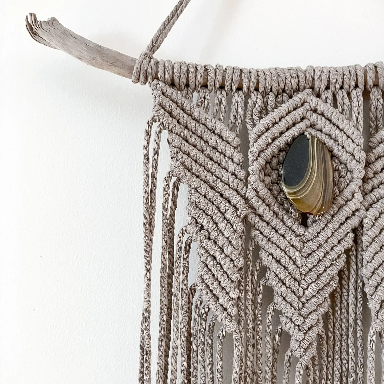 macrame-hanging-brave-heart-03.JPEG