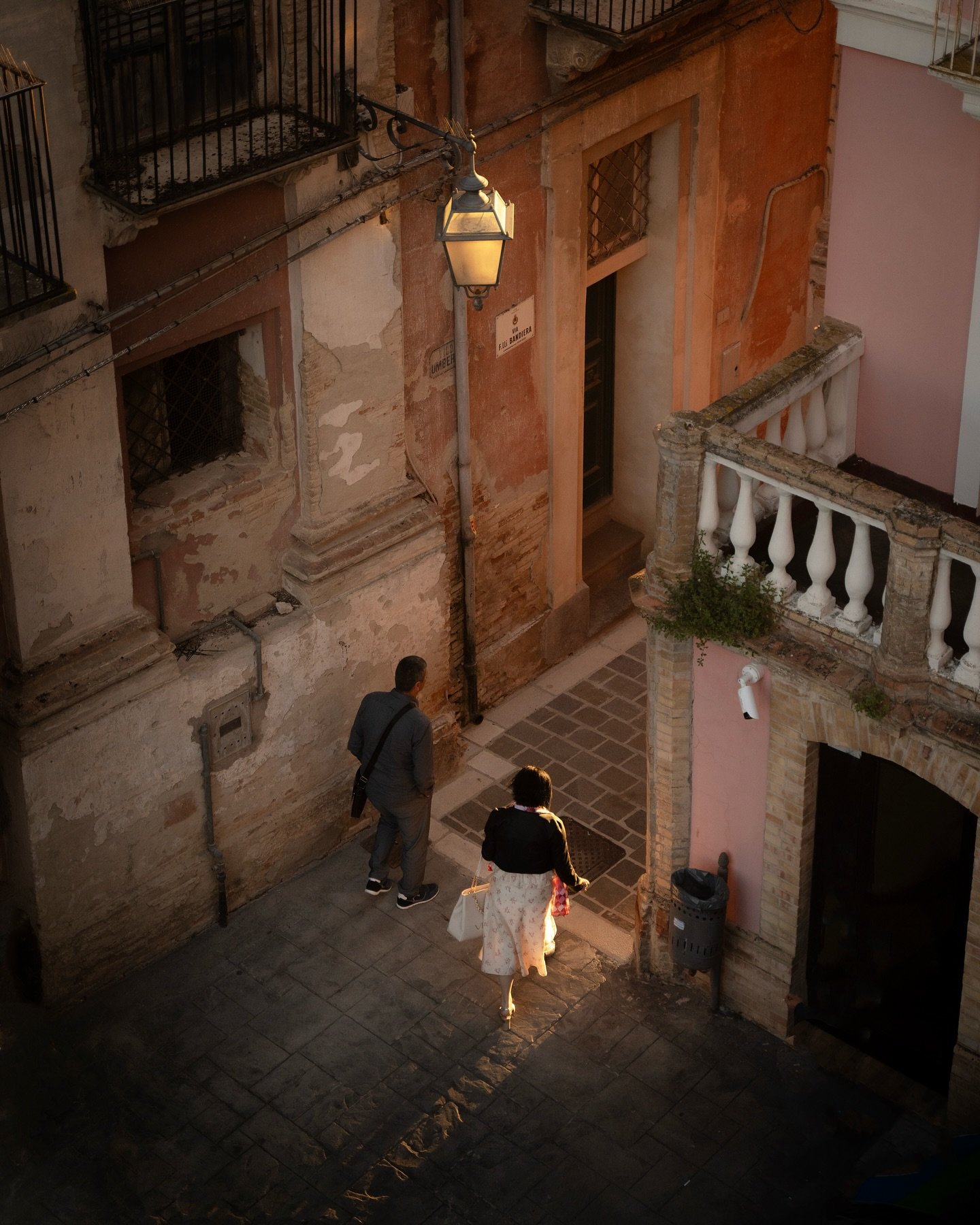 Il giorno della festa.

#gossebouma #italy #festa #torinodisangro #streetphotography