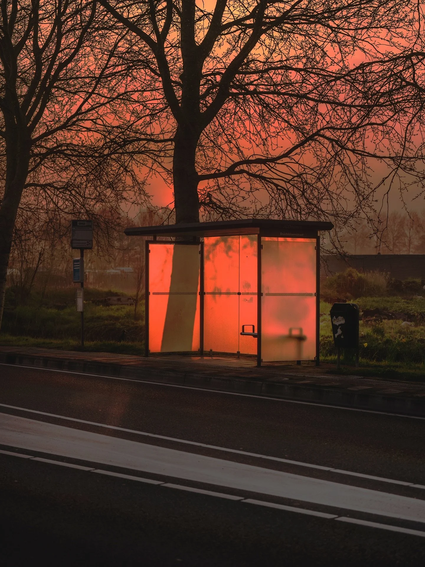 My second book, &lsquo;A New Light on The Netherlands&rsquo;, will be an ode to our small but beautiful country, from city- to landscapes. Expected in August of next year. Can&rsquo;t wait. 🥹

#gossebouma #anewlightonthenetherlands #streetphotograph