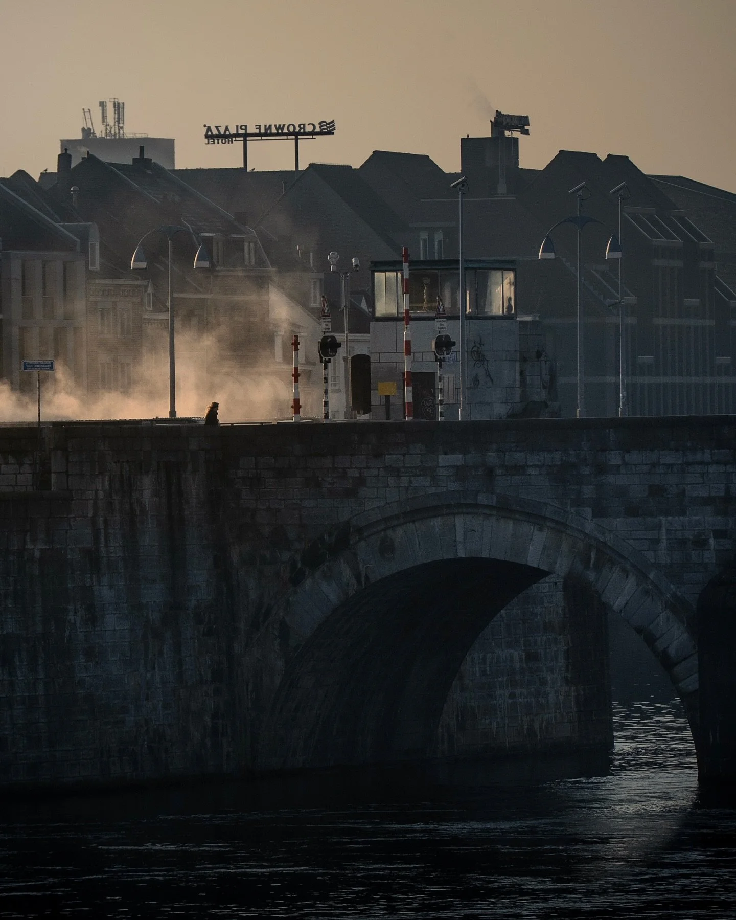 Magical Maastricht moments.

#gossebouma #anewlightonthenetherlands #streetphotography #straatfotografie #maastricht