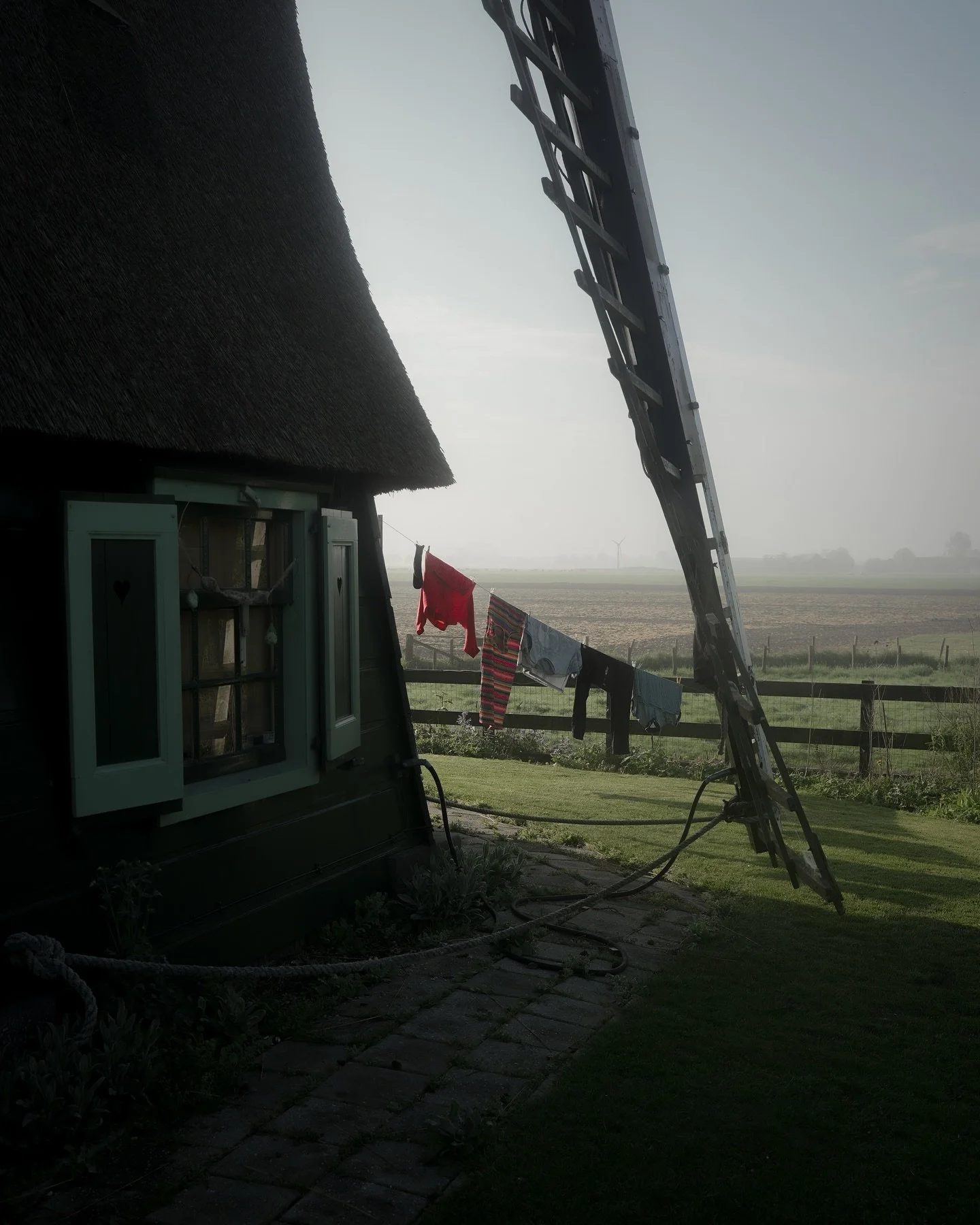 Life on a windmill. 

#gossebouma #anewlightonthenetherlands #naturephotography #streetphotography