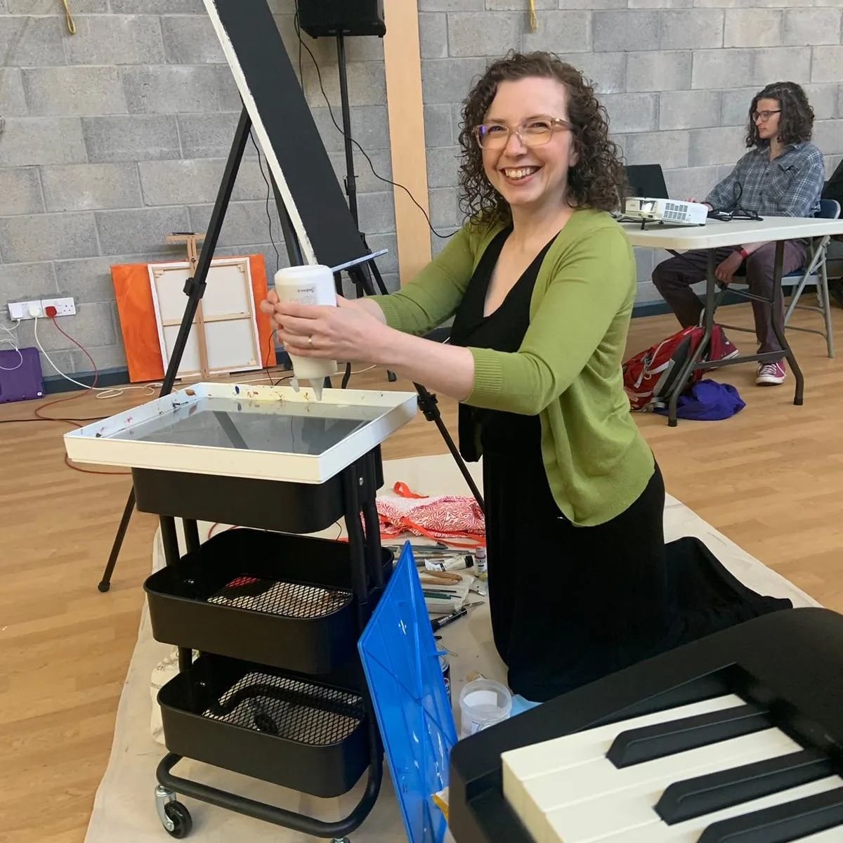 Instagram v reality...

When someone catches you setting up for live painting 😆

Thanks @abinalongo for the flattering pics and the cracking music! 😉