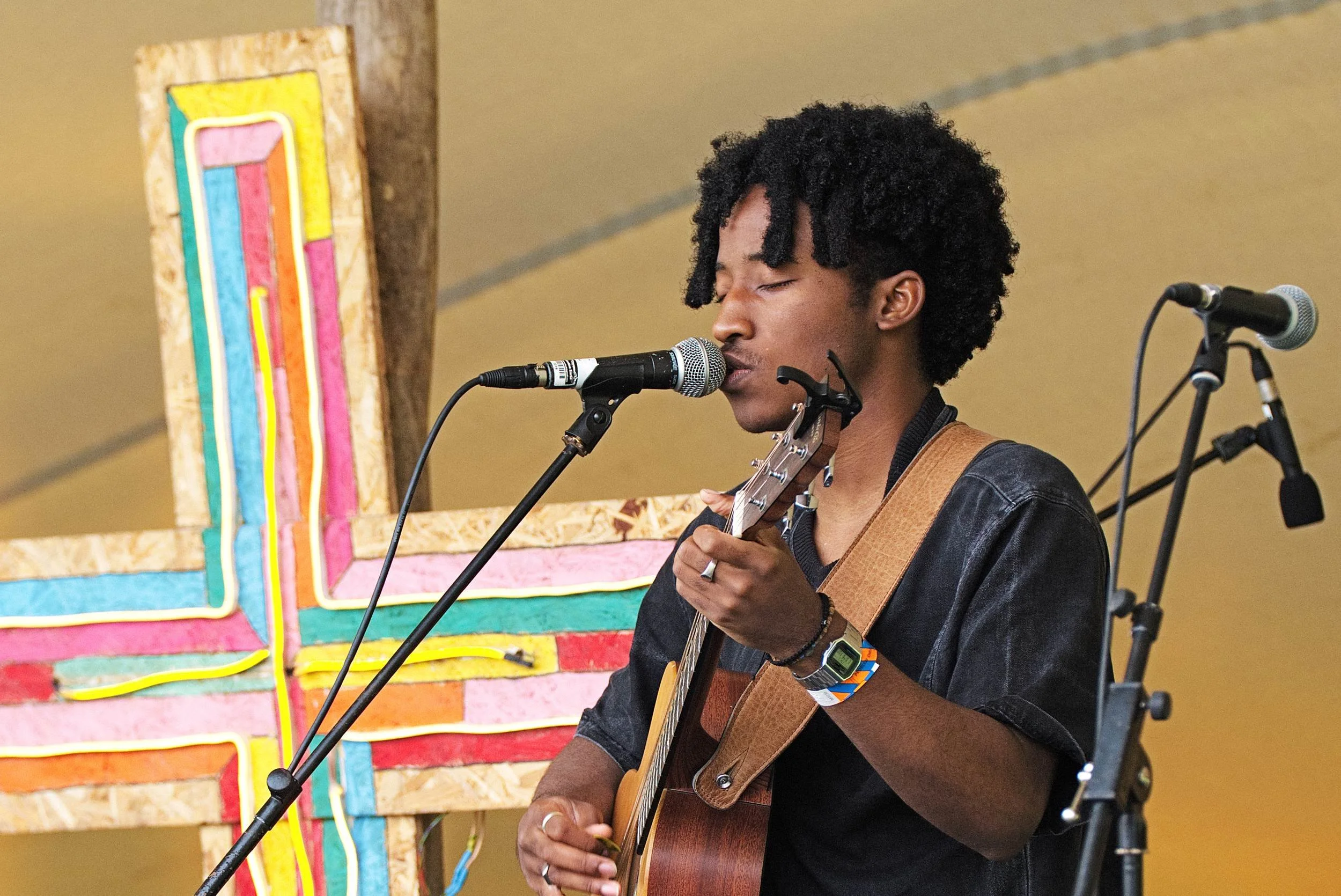 surfstage-festival-2026-moses-brothers-singing.jpg