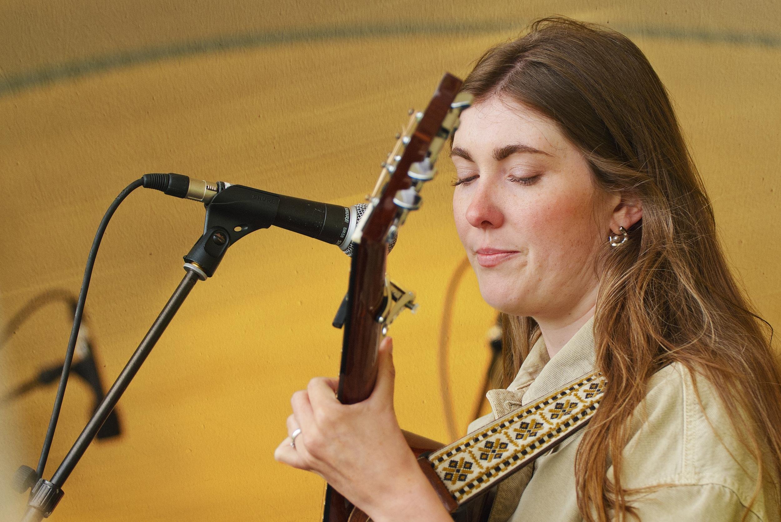 surfstage-festival-2026-fieldlily-guitar.jpg