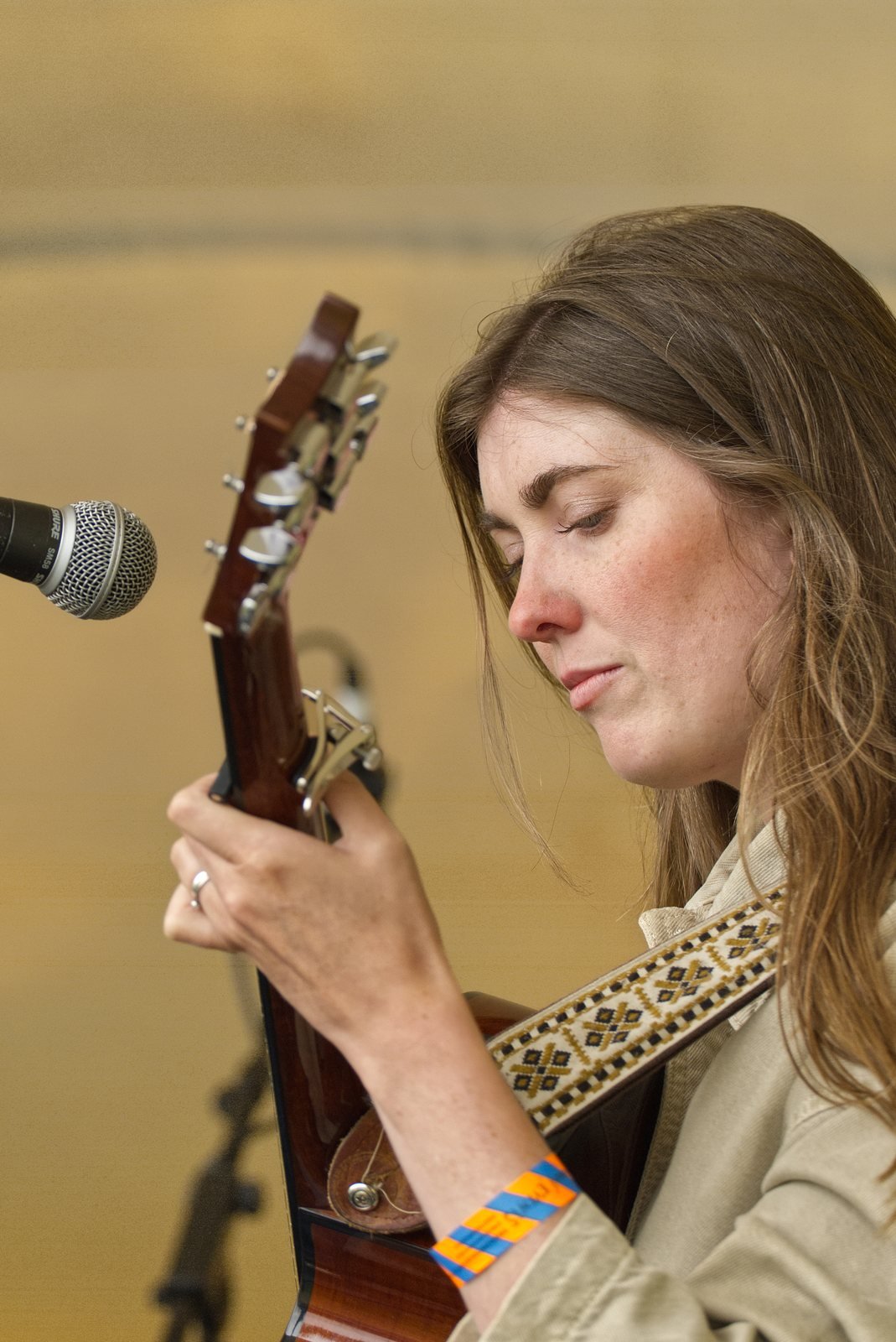 surfstage-festival-2026-fieldlily-guitar-portrait.jpg