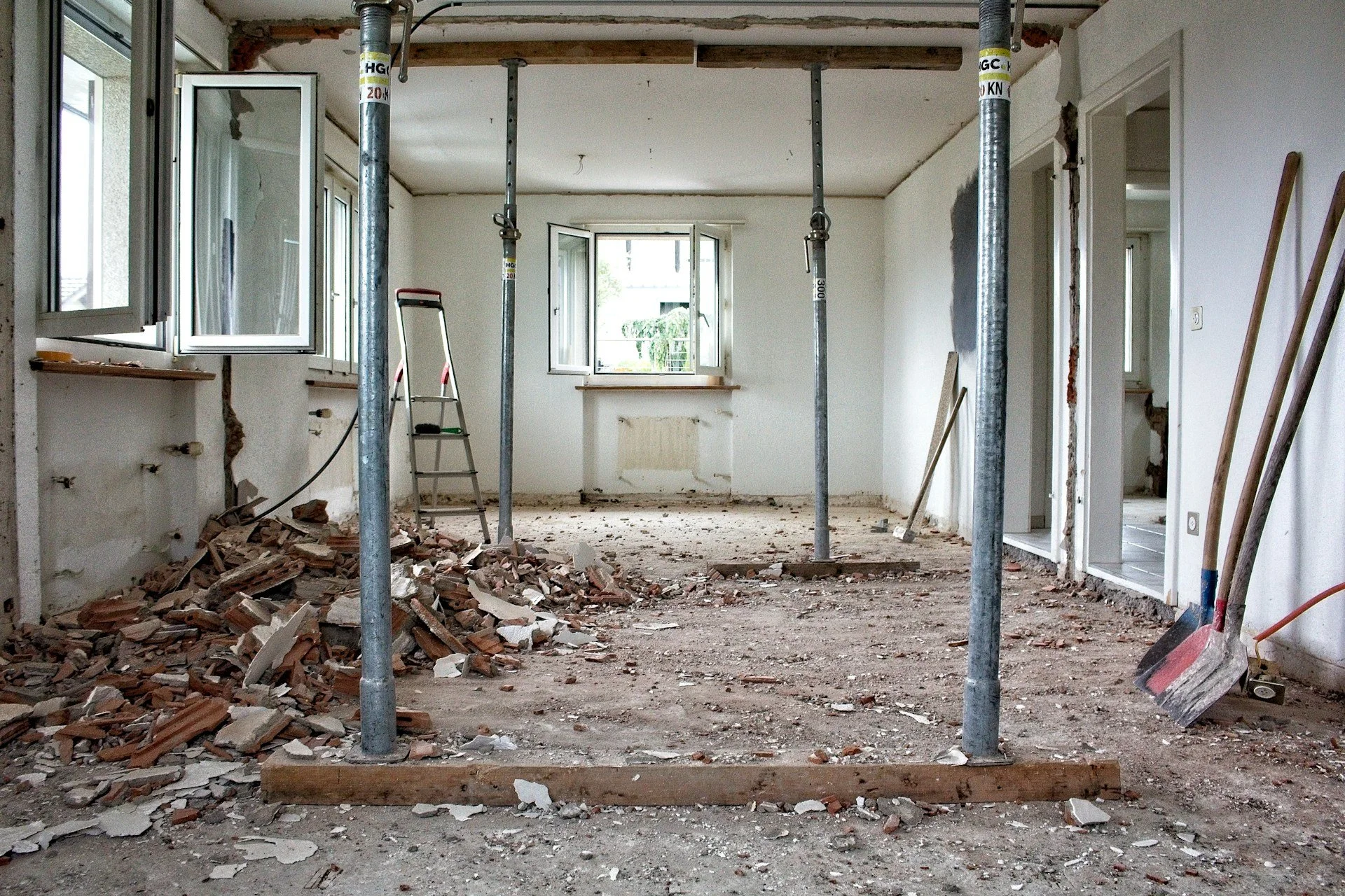 Whole-House Renovations in Boston’s Tight Lots: Logistics Playbook