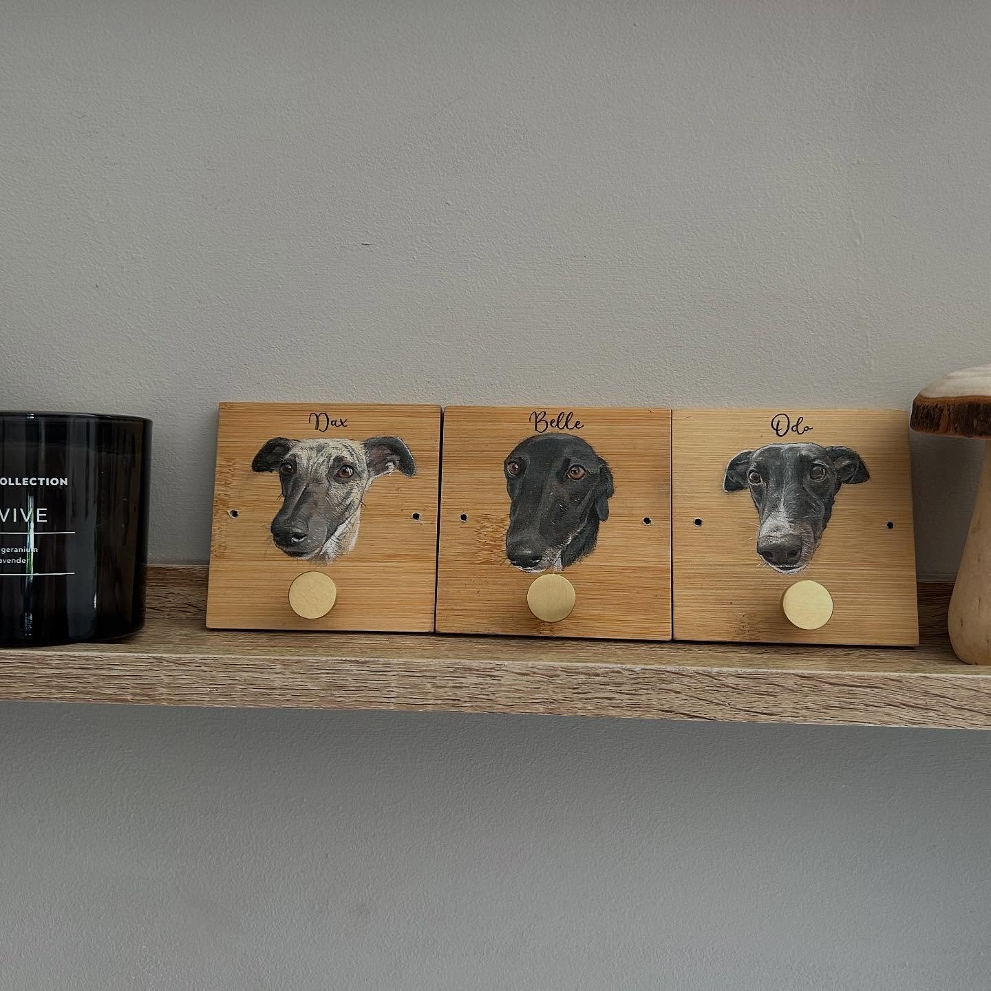 Dog lead holders 🤍 it’s been such a long time since I’ve made one of these but I really enjoyed making them! I’ve changed the black hooks to these gold knobs and I much prefer it I think. I’ve made them using large wood slice